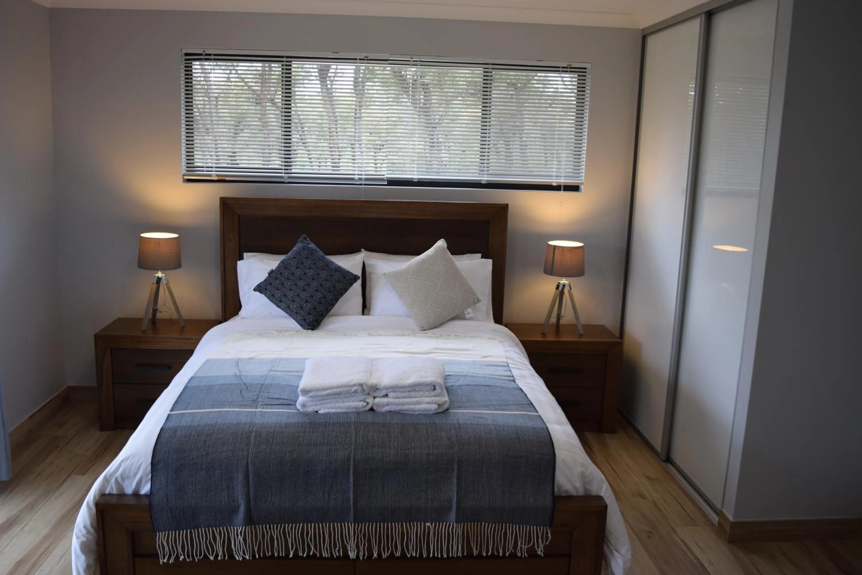 Bedroom, Bed in Eagle Bay House