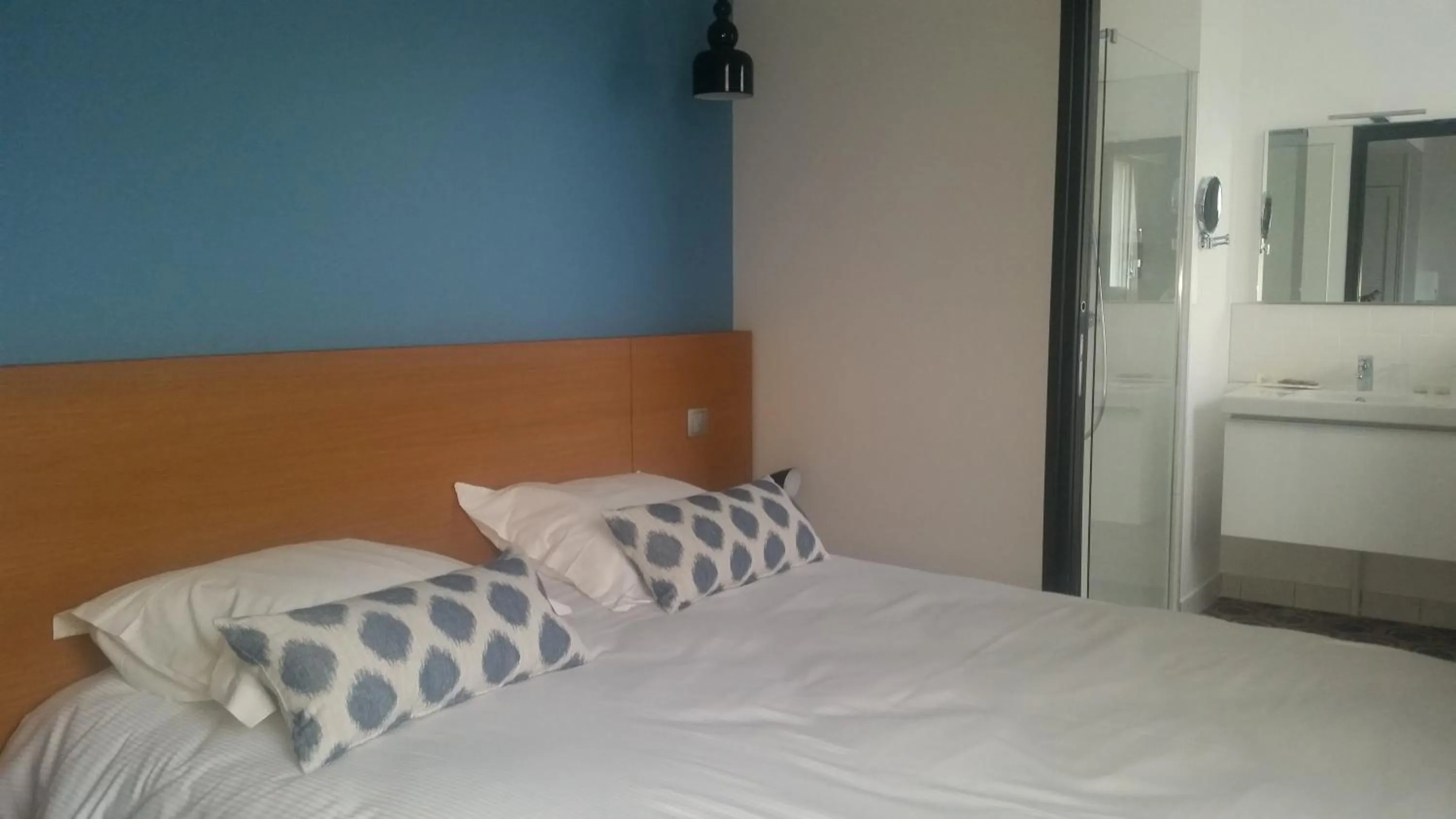 Decorative detail, Bed in The Originals Boutique, Hôtel La Villa Marine, Le Tréport