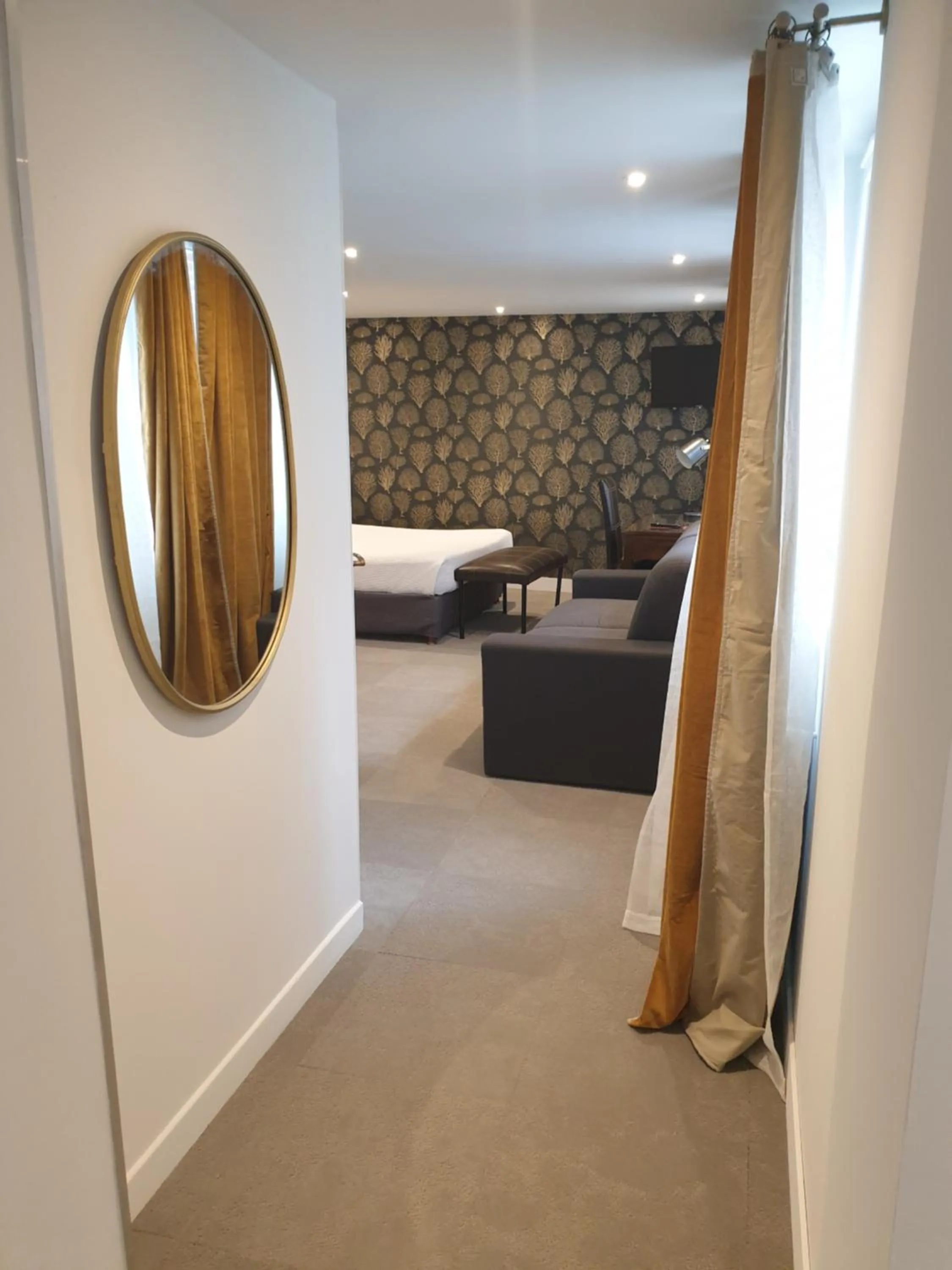 Bed in The Originals Boutique, Hôtel La Villa Marine, Le Tréport