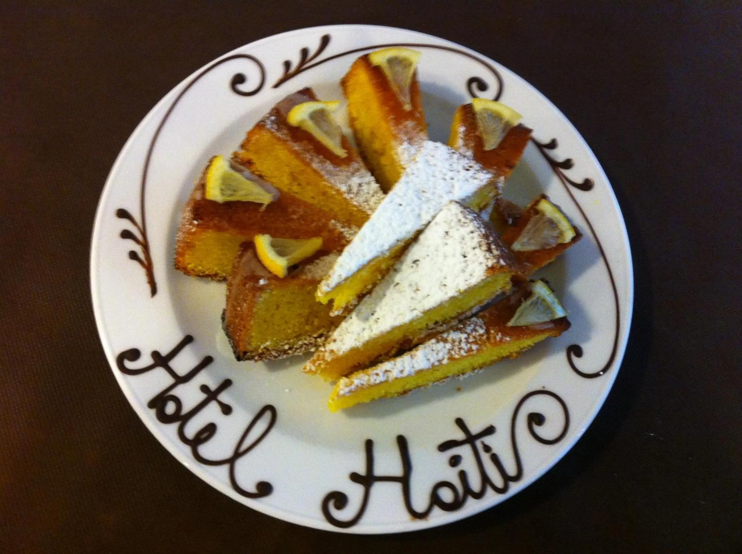 Restaurant/places to eat in Hotel Haiti