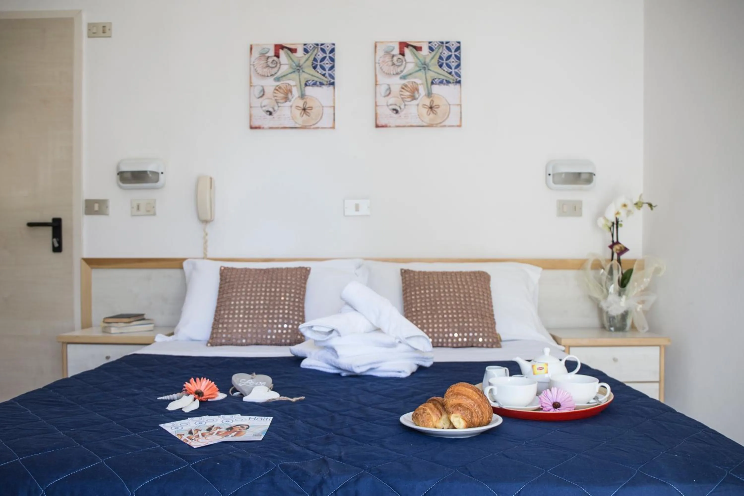 Shower in Hotel Haiti