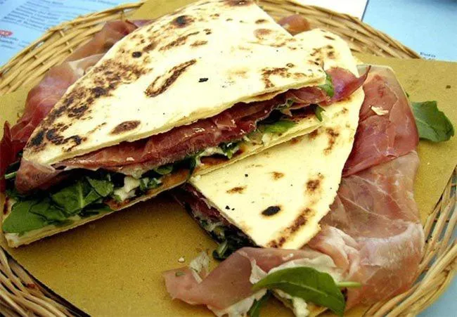 Restaurant/places to eat in Hotel Haiti