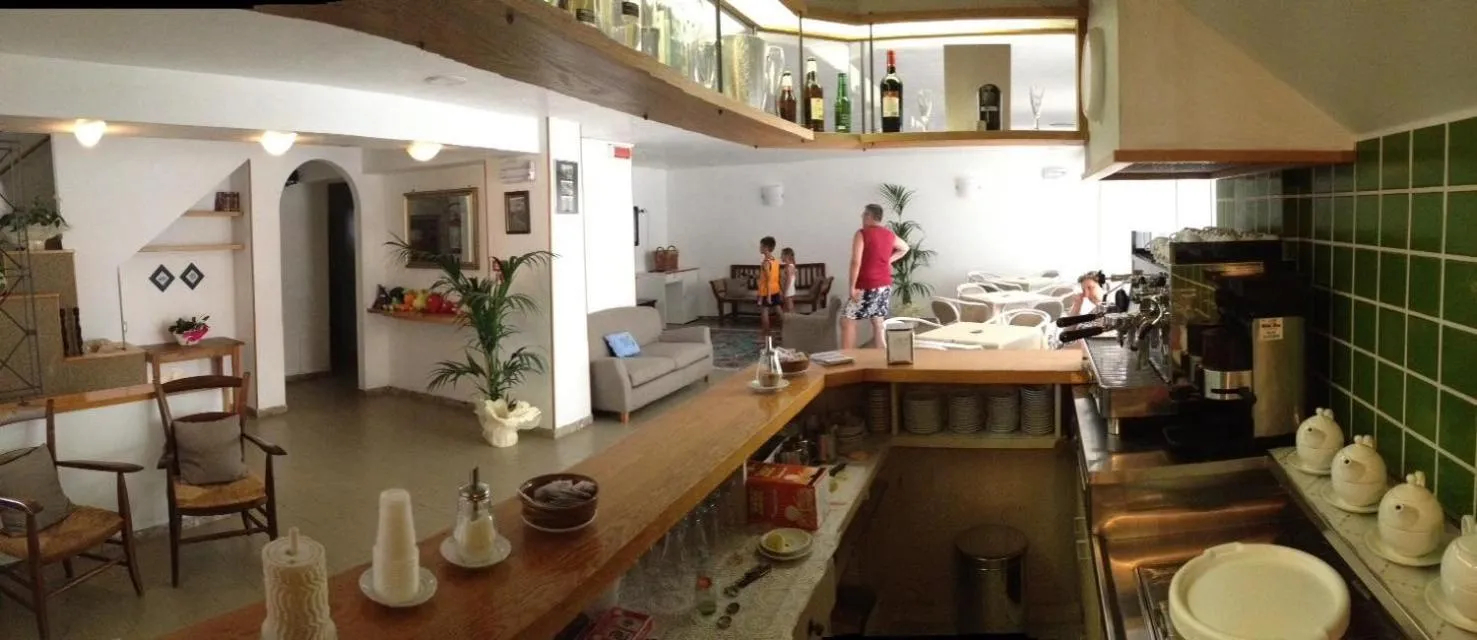 Communal lounge/ TV room in Hotel Haiti