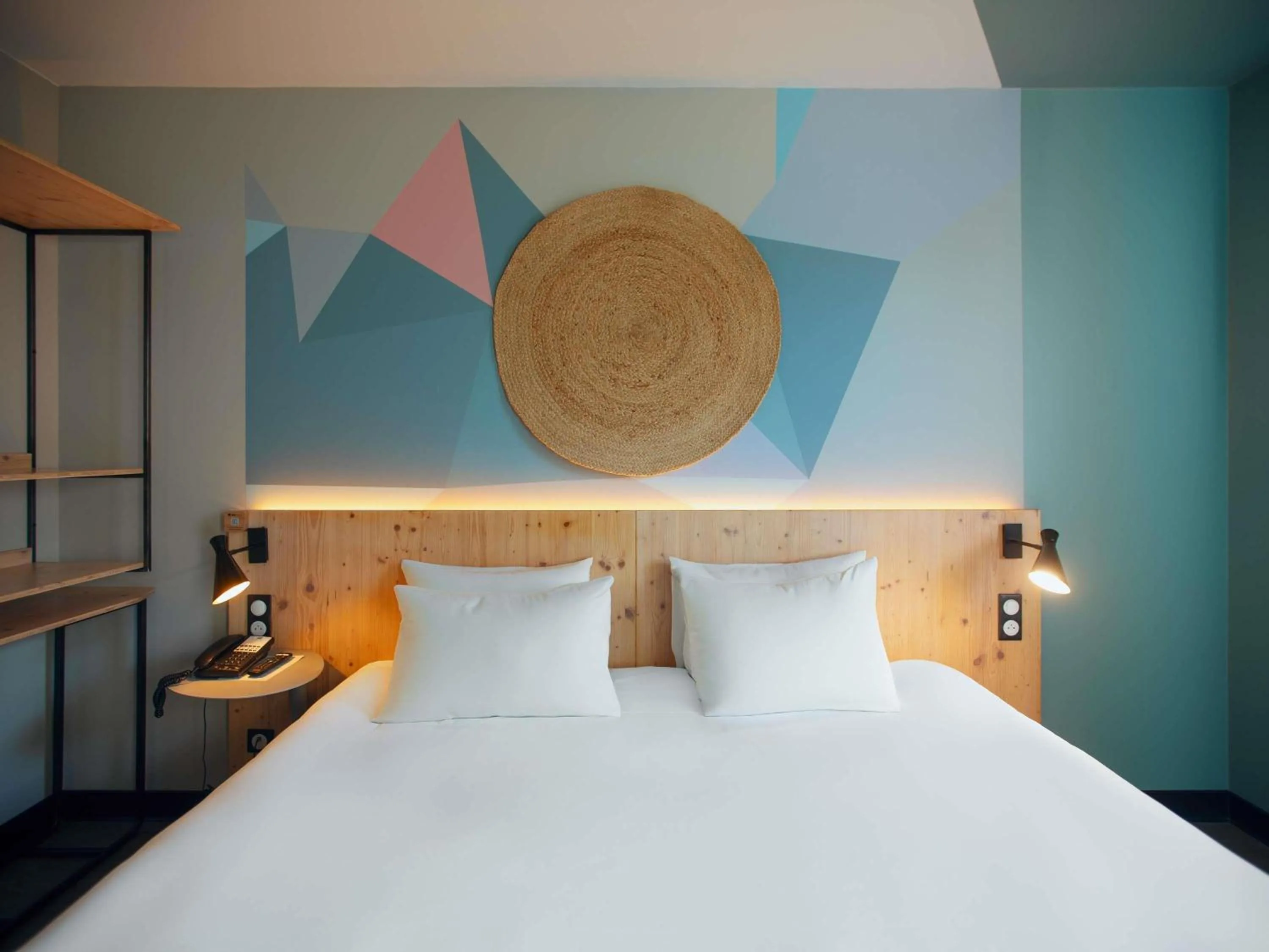 Bedroom, Bed in ibis Styles Evry Lisses