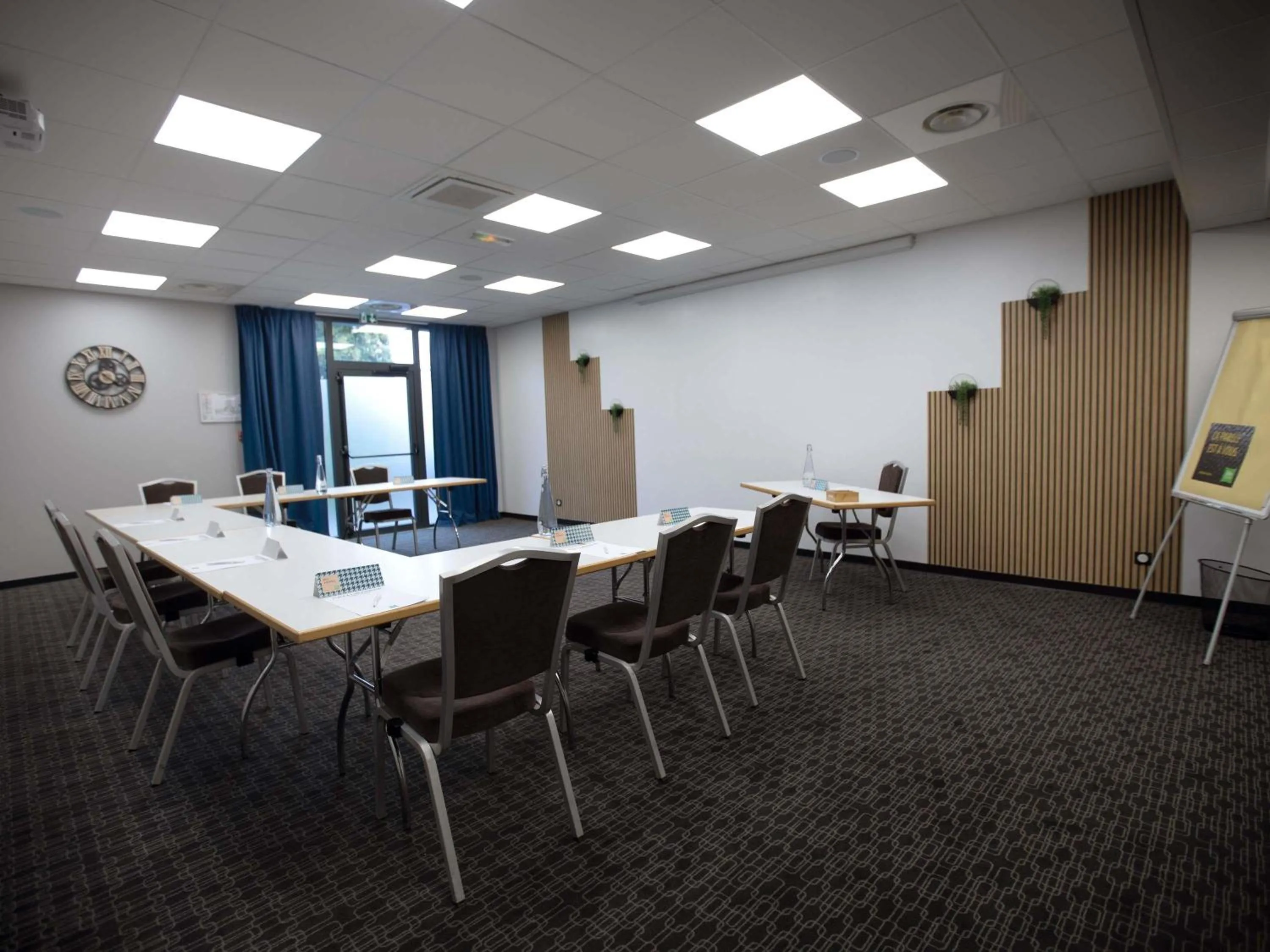 Meeting/conference room in ibis Styles Evry Lisses