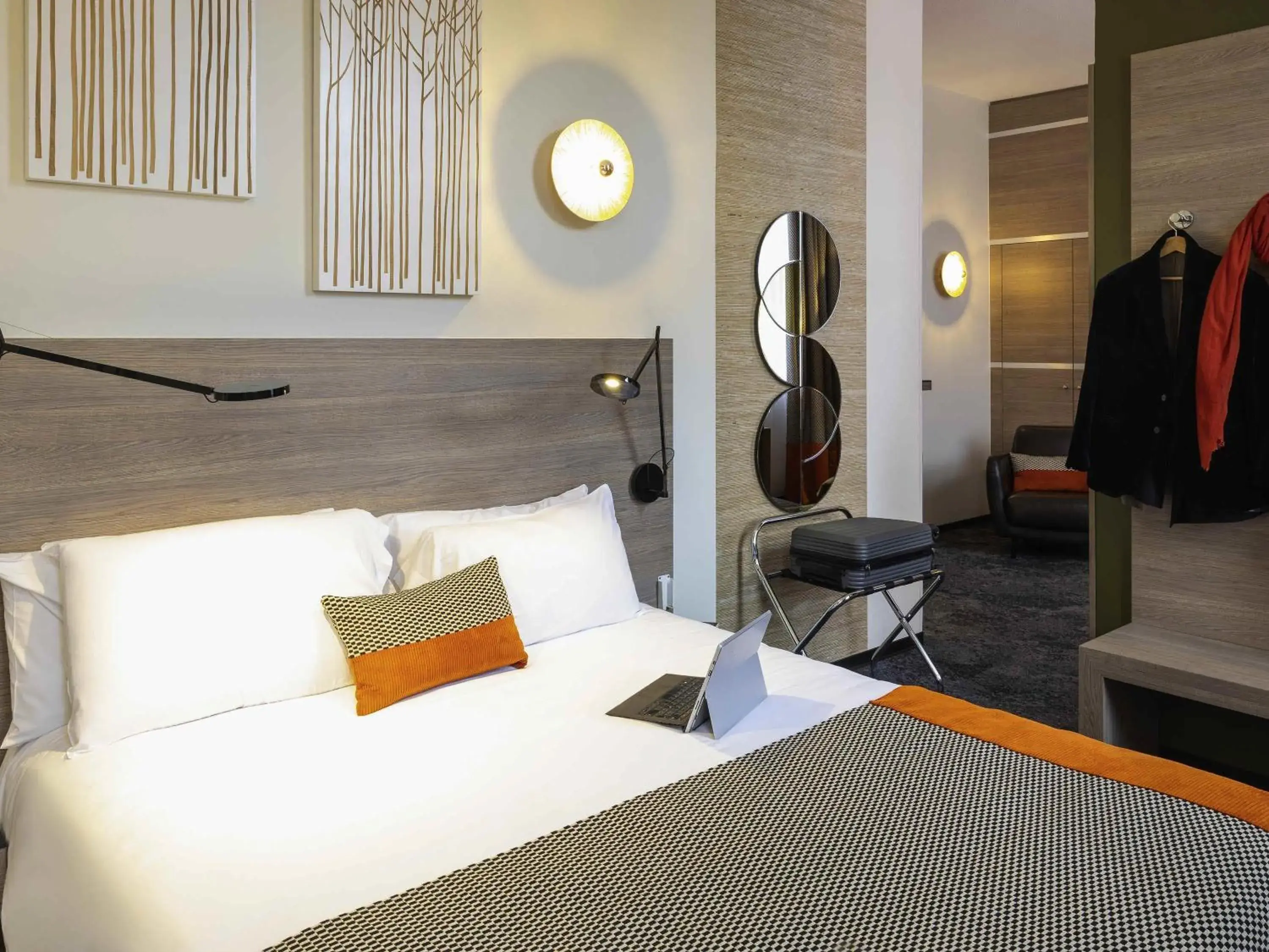 Bedroom, Bed in Mercure Hotel Forbach Centre de Loisirs Bedroom, Bed in Mercure Hotel Forbach Centre de Loisirs