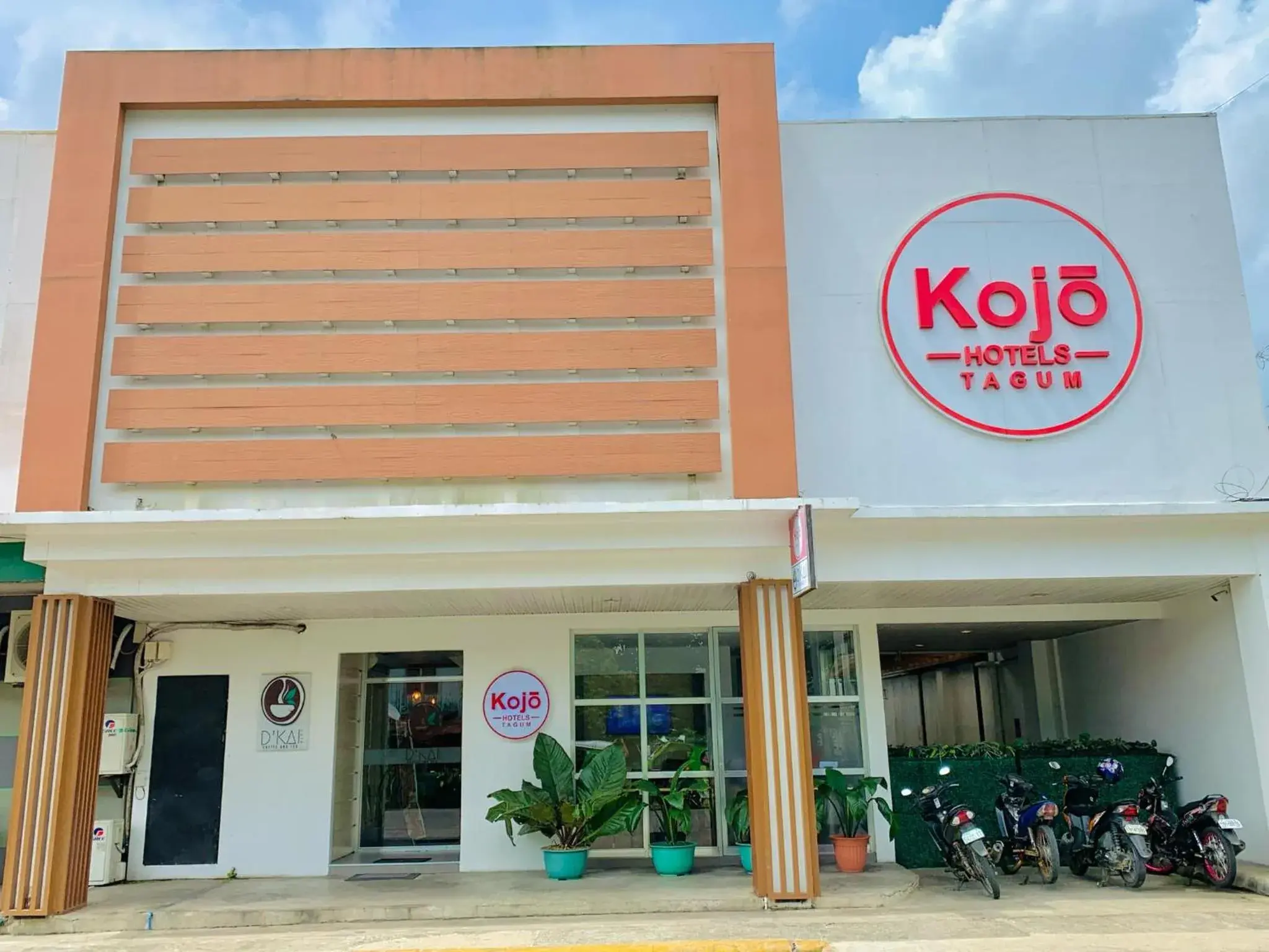 Facade/entrance in Kojõ Hotel Tagum Facade/entrance in Kojõ Hotel Tagum