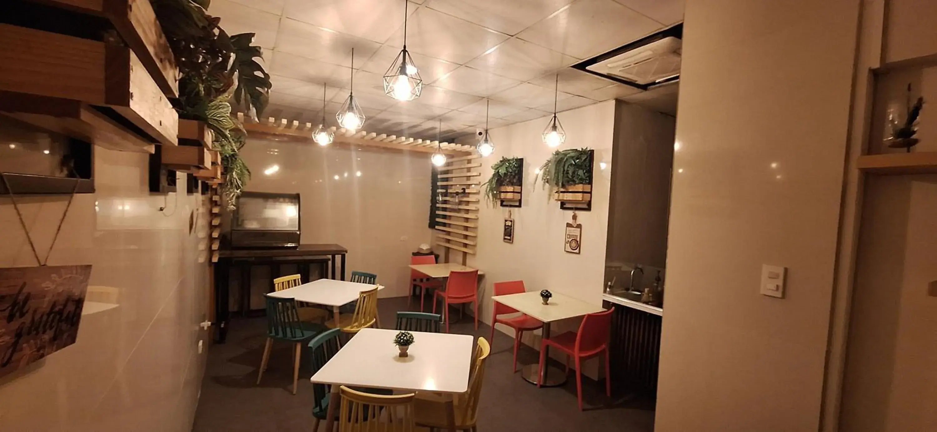 Restaurant/places to eat in Kojõ Hotel Tagum Restaurant/places to eat in Kojõ Hotel Tagum