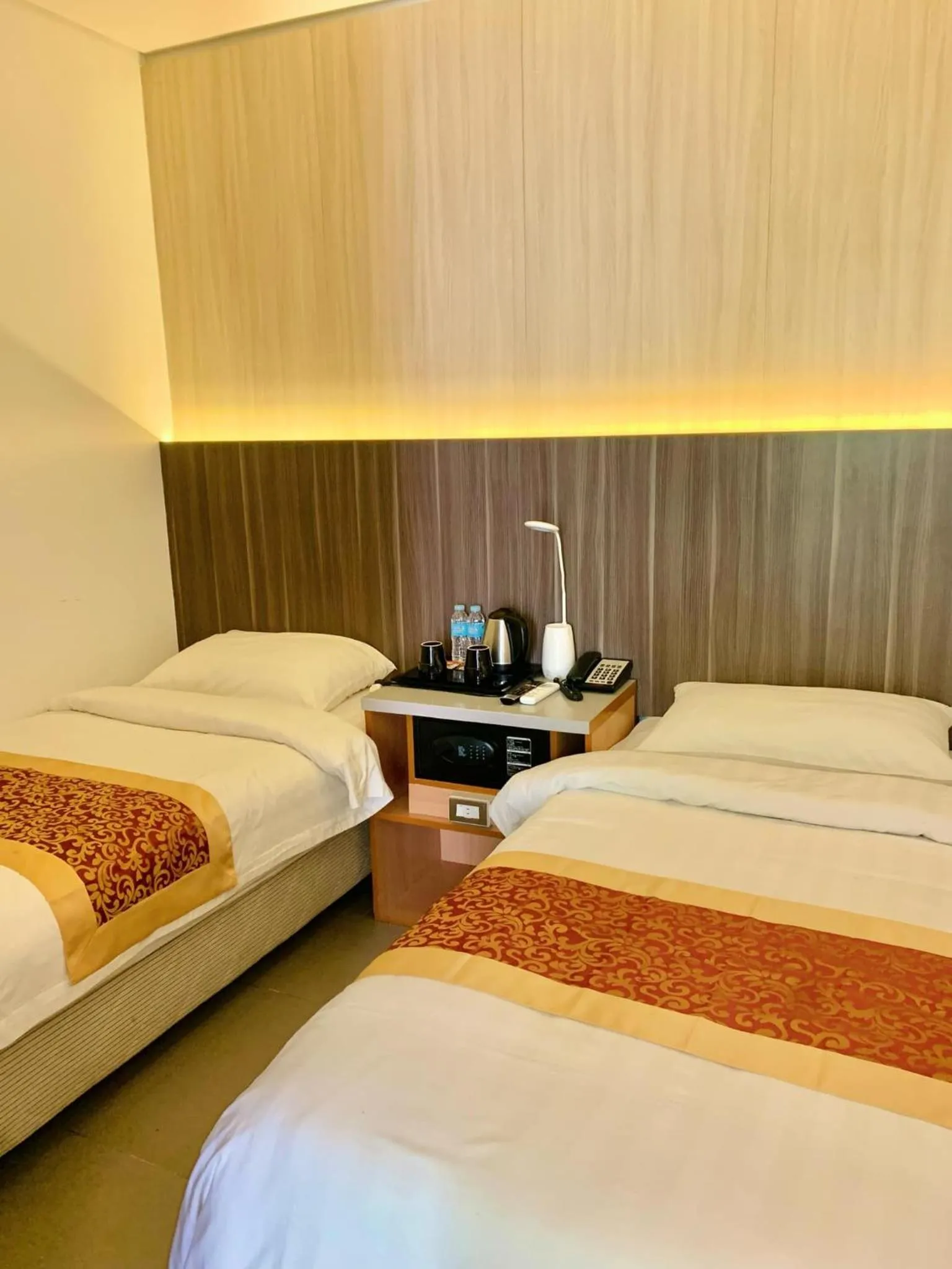 Bedroom, Bed in Kojõ Hotel Tagum