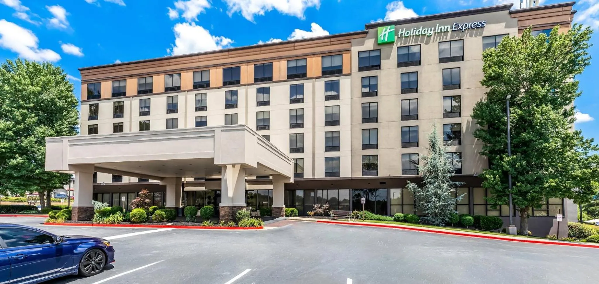 Property building in Holiday Inn Express Atlanta Galleria-Ballpark Area by IHG