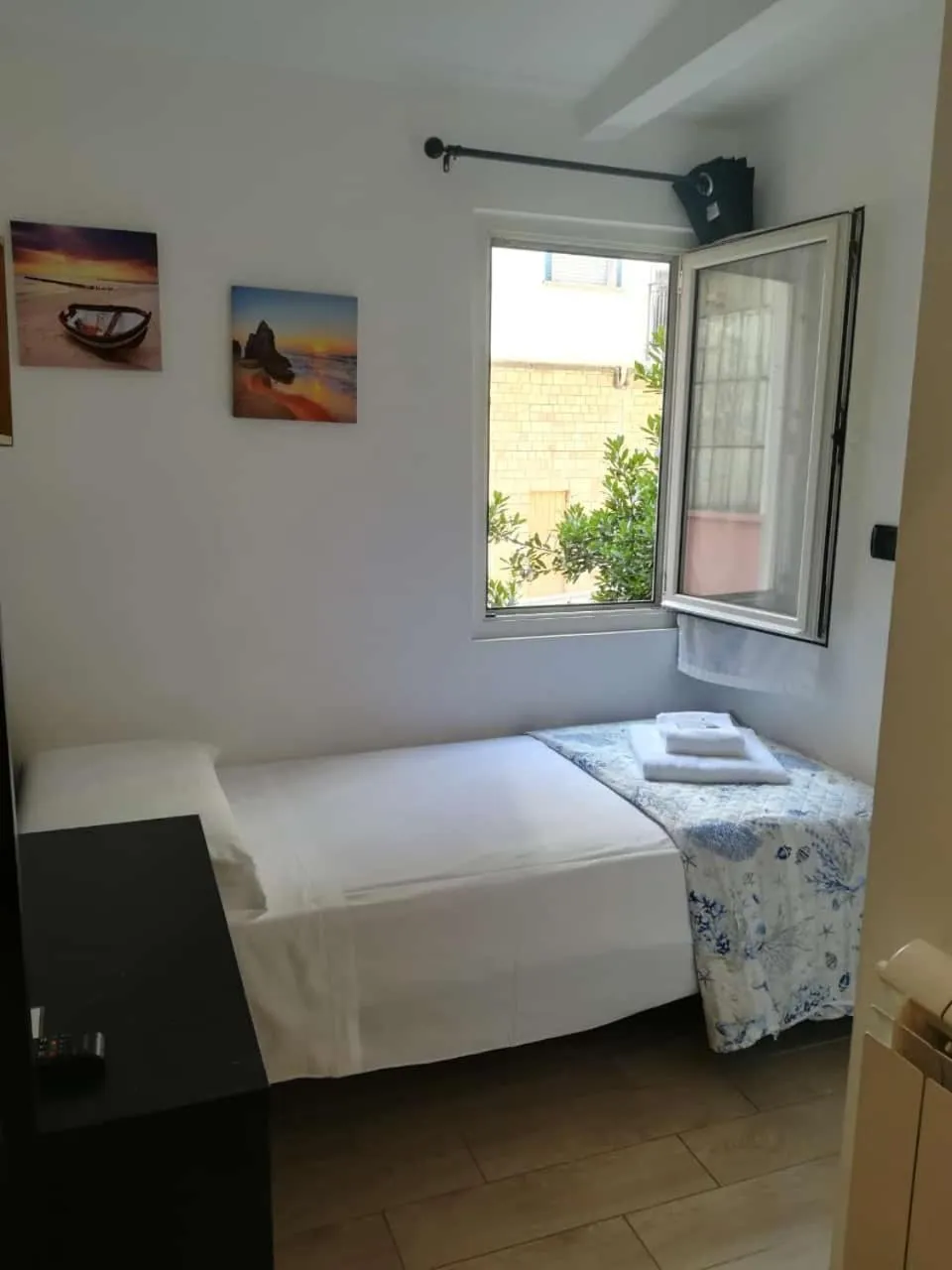 View (from property/room), Bed in Hotel Serena