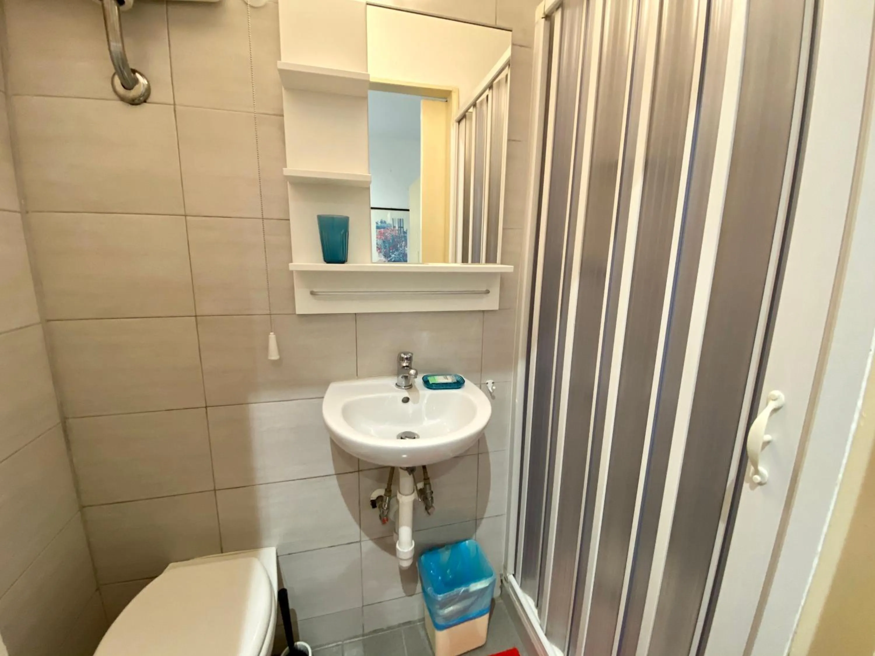 Shower in Hotel Serena