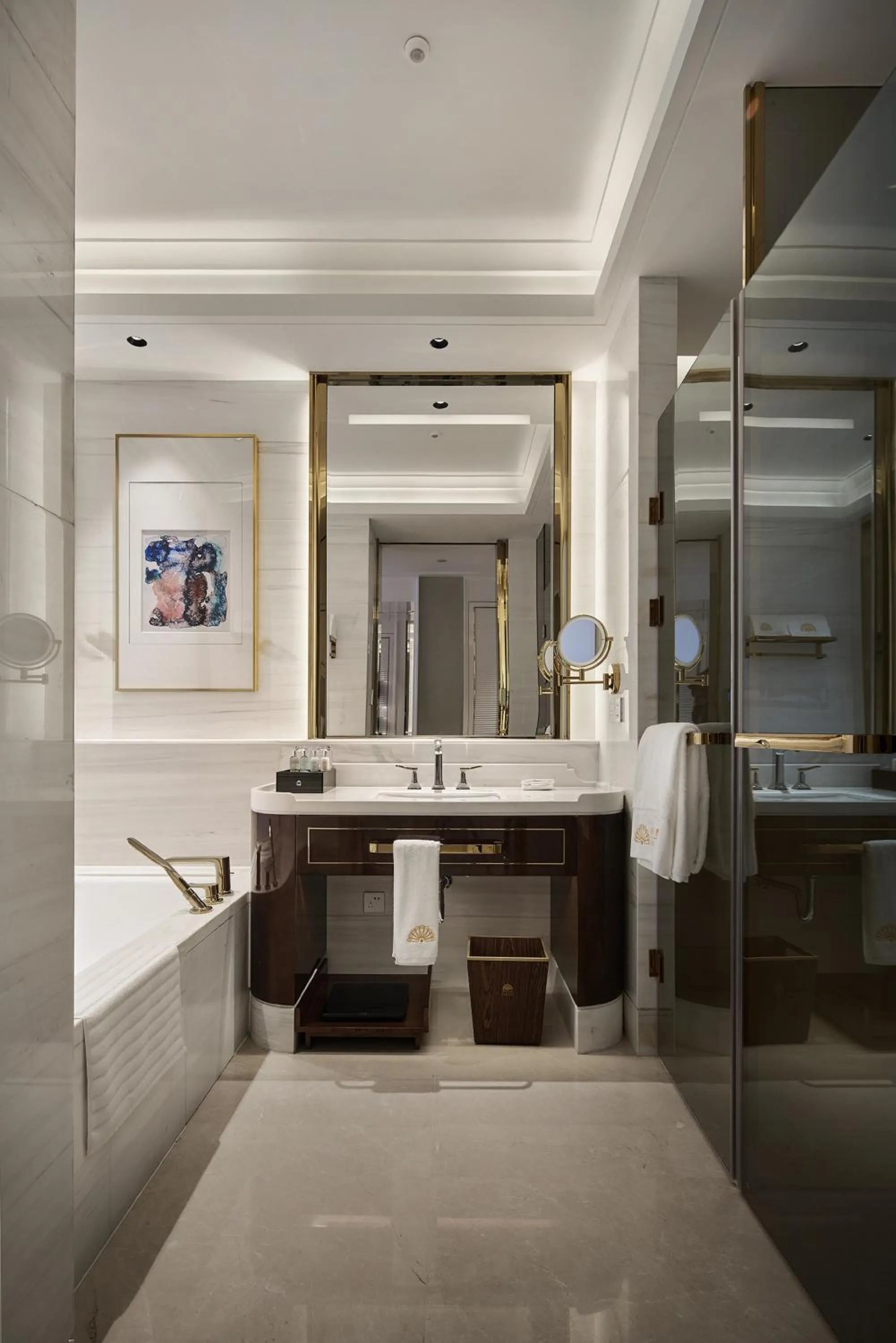 Shower in Jin Bei Palace Hotel