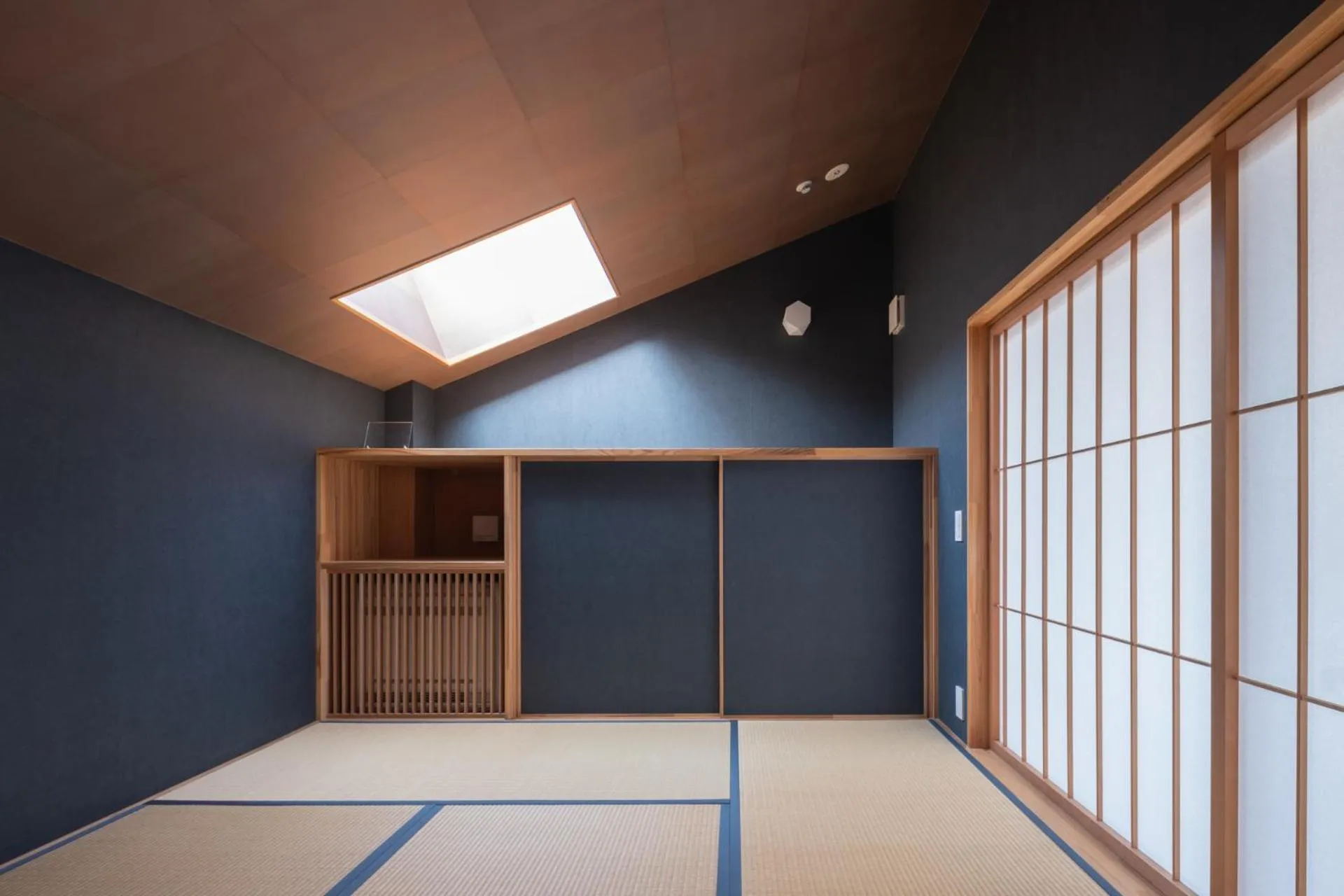 Photo of the whole room in 2254