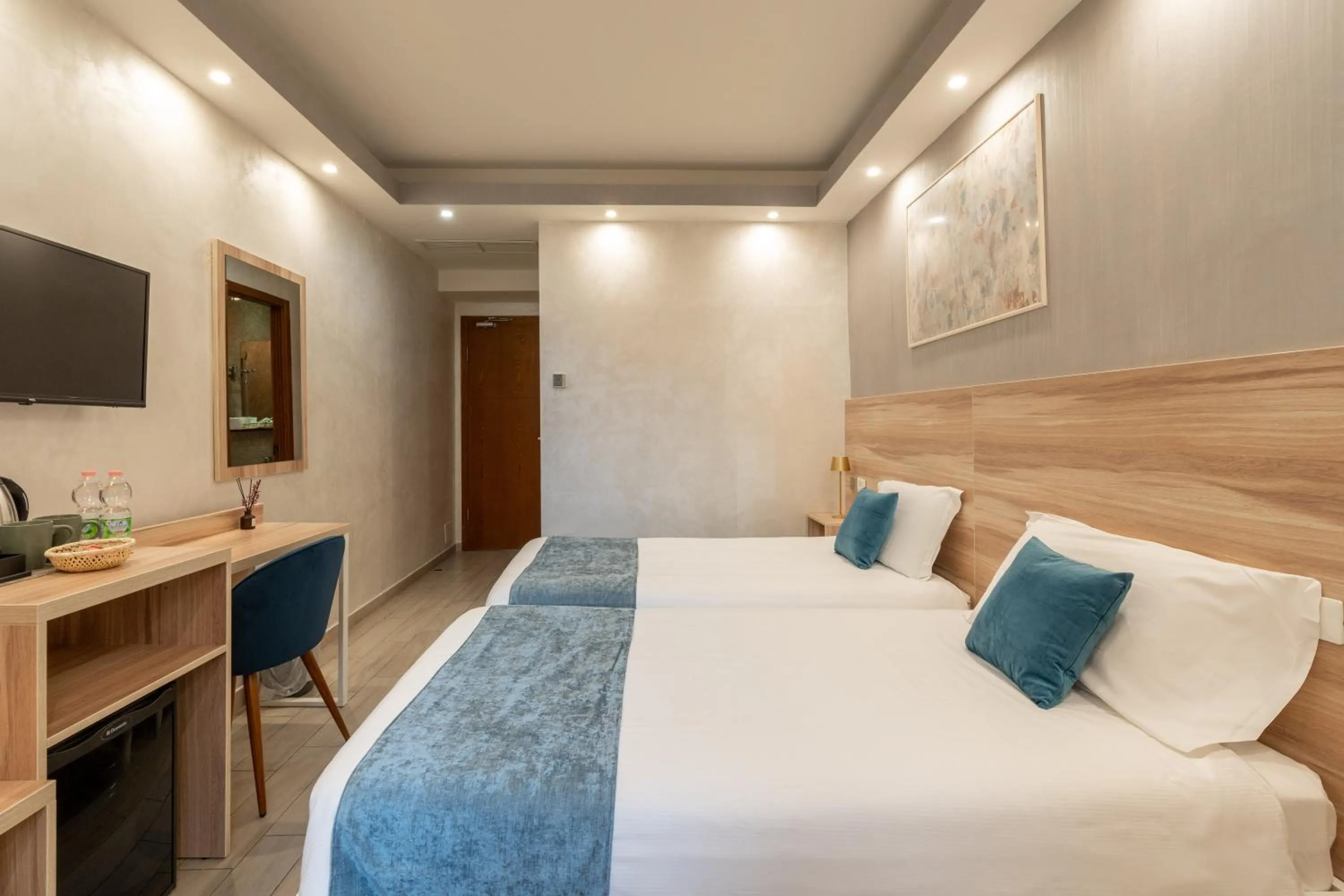 Bed in Drago D'Oro GUESTHOUSE - accross from metro Vittorio Emanuele