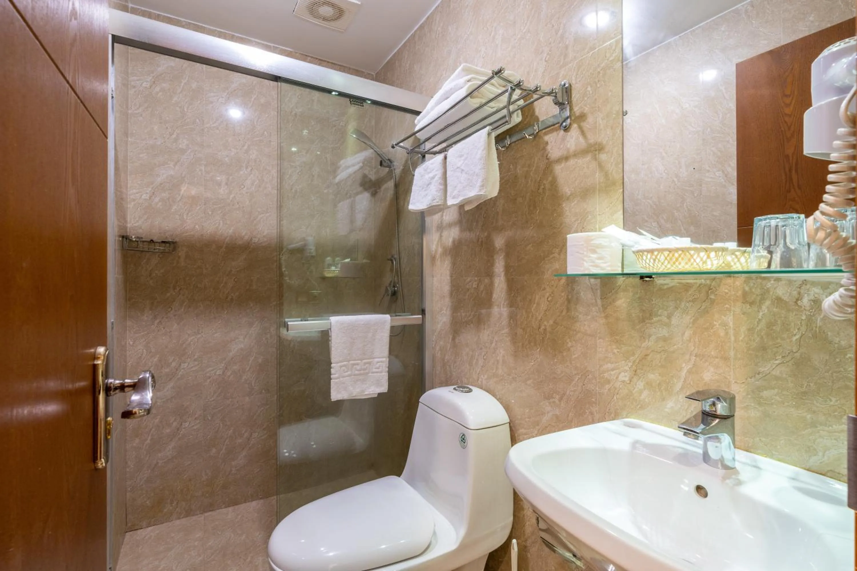 Drago D'Oro GUESTHOUSE - accross from metro Vittorio Emanuele