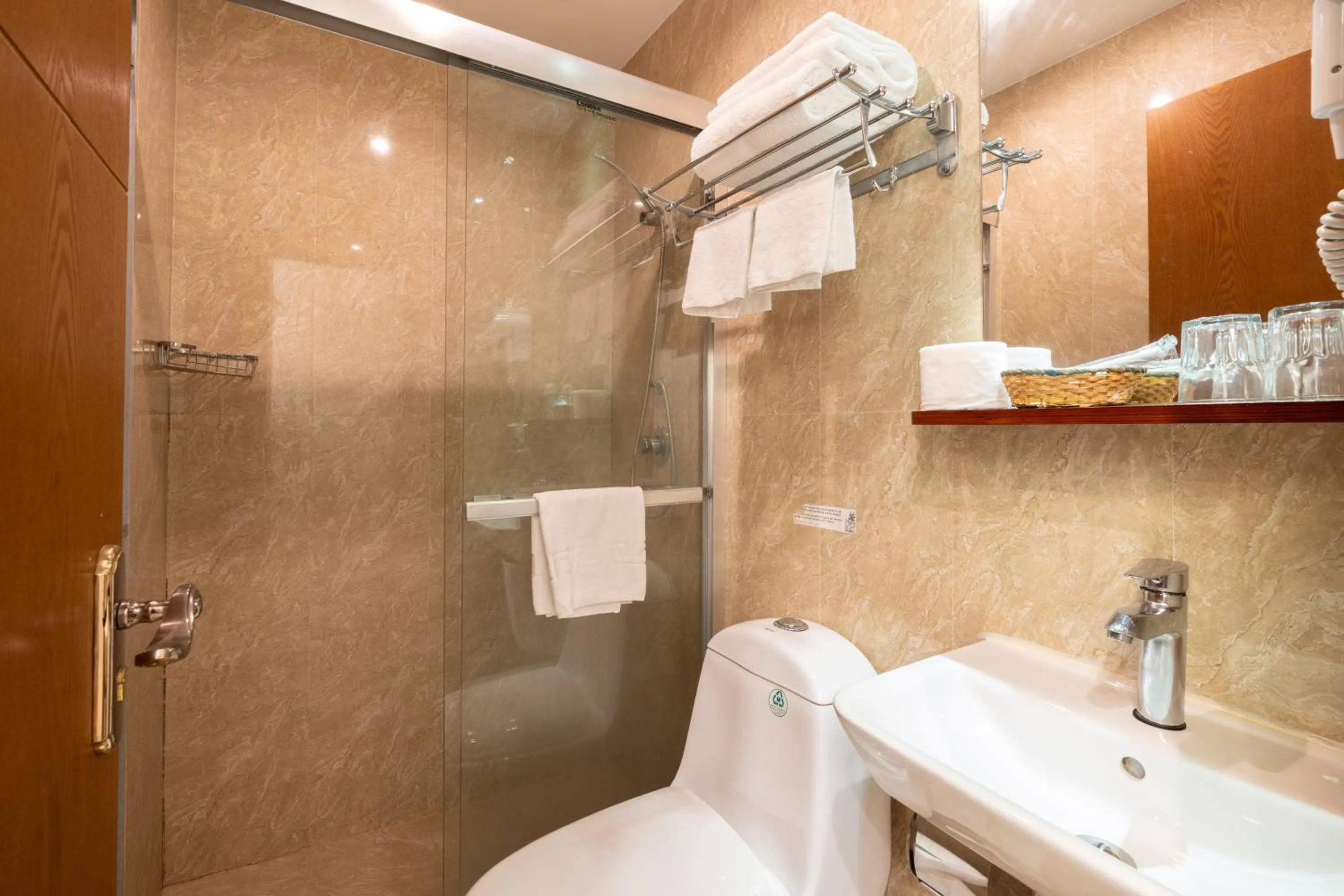 Drago D'Oro GUESTHOUSE - accross from metro Vittorio Emanuele