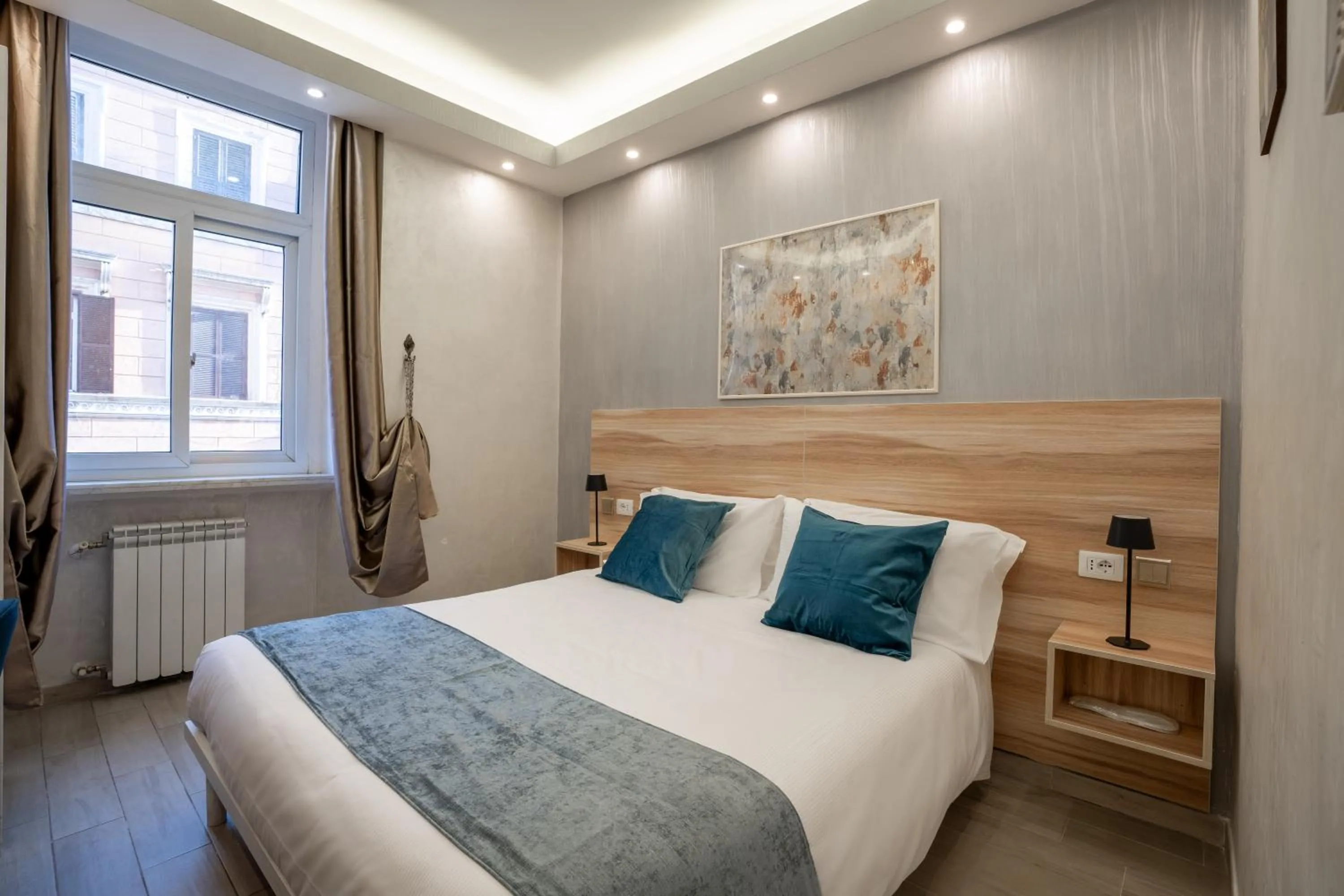 Bed in Drago D'Oro GUESTHOUSE - accross from metro Vittorio Emanuele