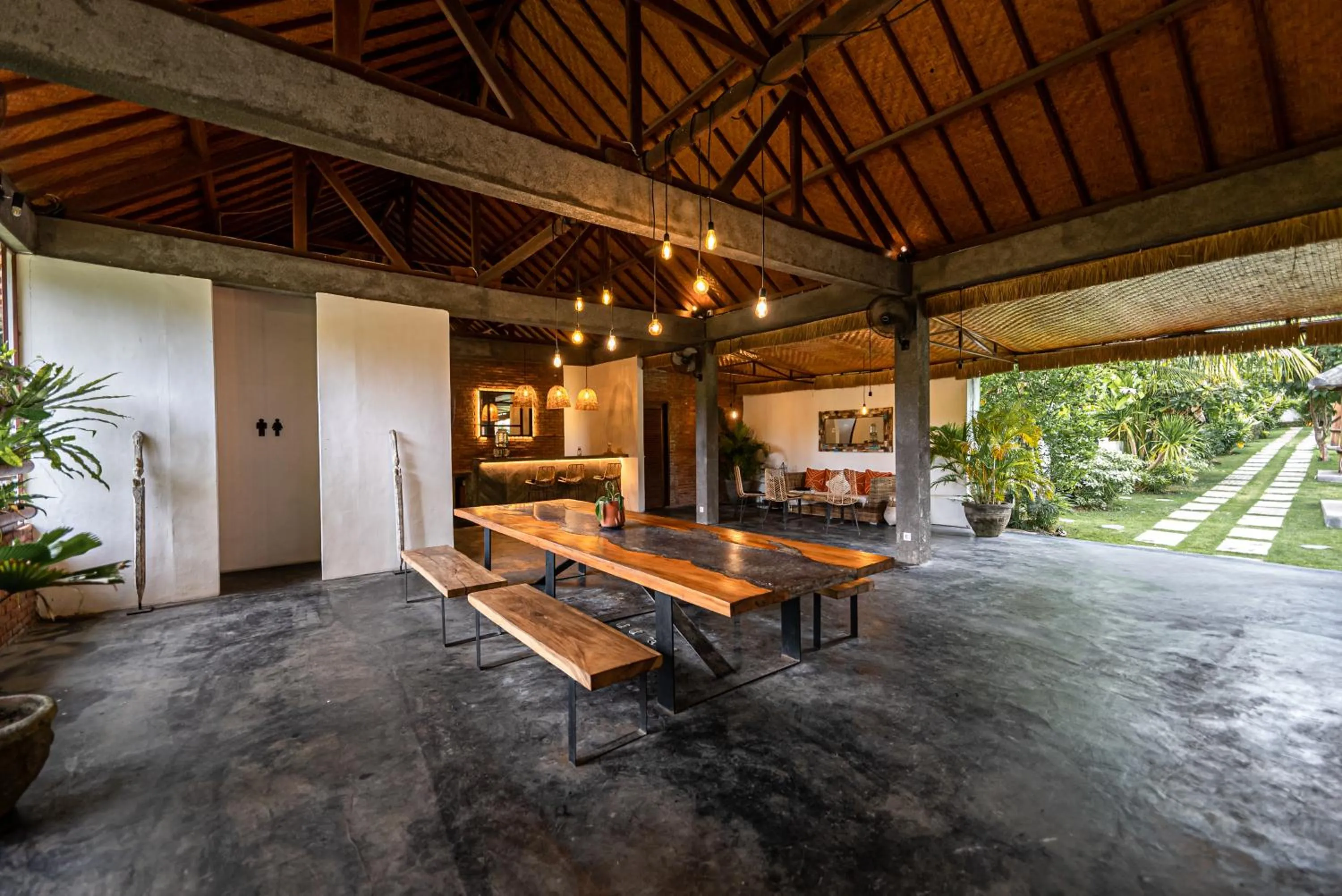 Restaurant/places to eat in Village Bali