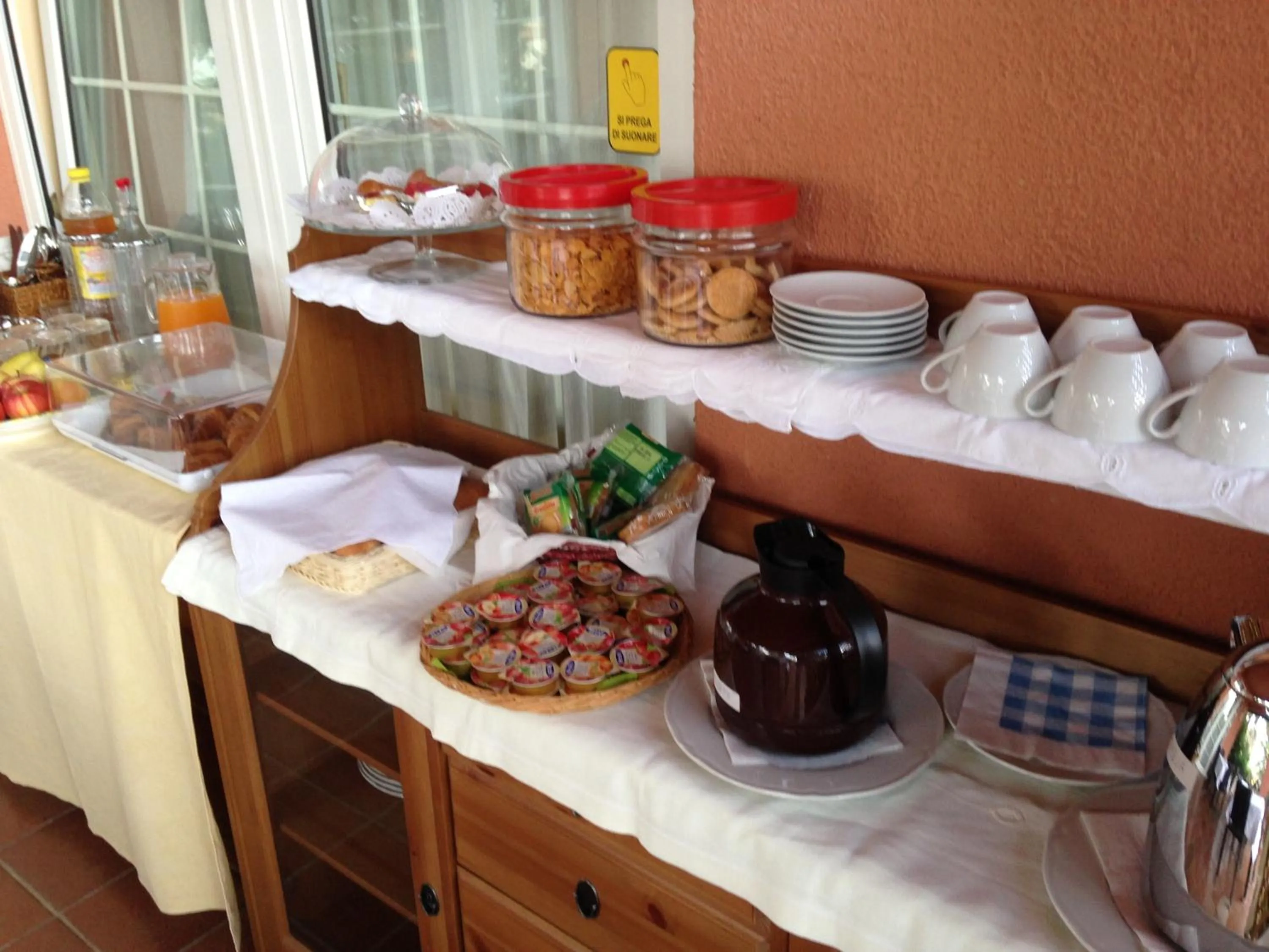 Restaurant/places to eat in B&B Villa Di Giorgi