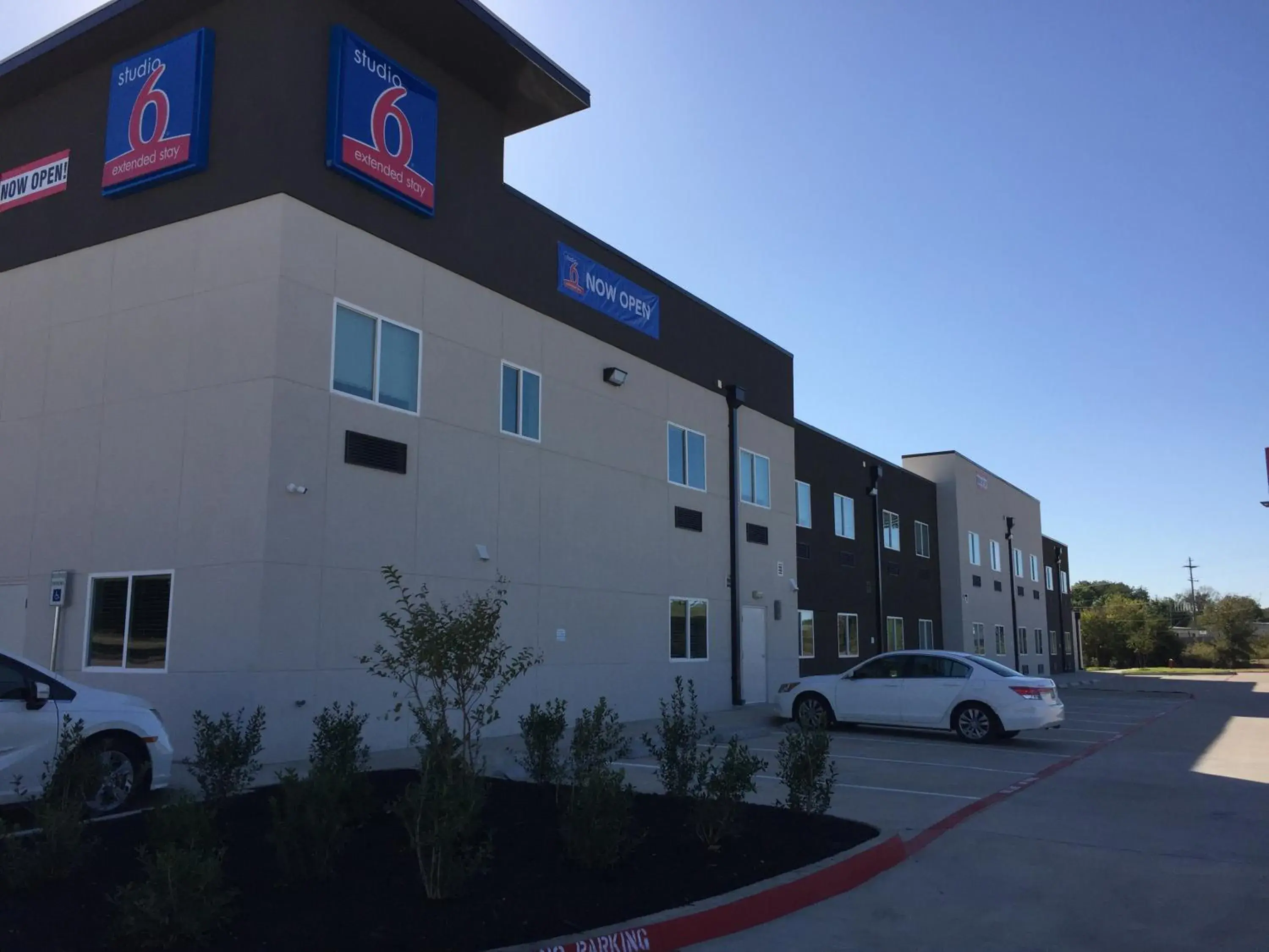 Property building in Studio 6-Mesquite, TX - Dallas Property building in Studio 6-Mesquite, TX - Dallas