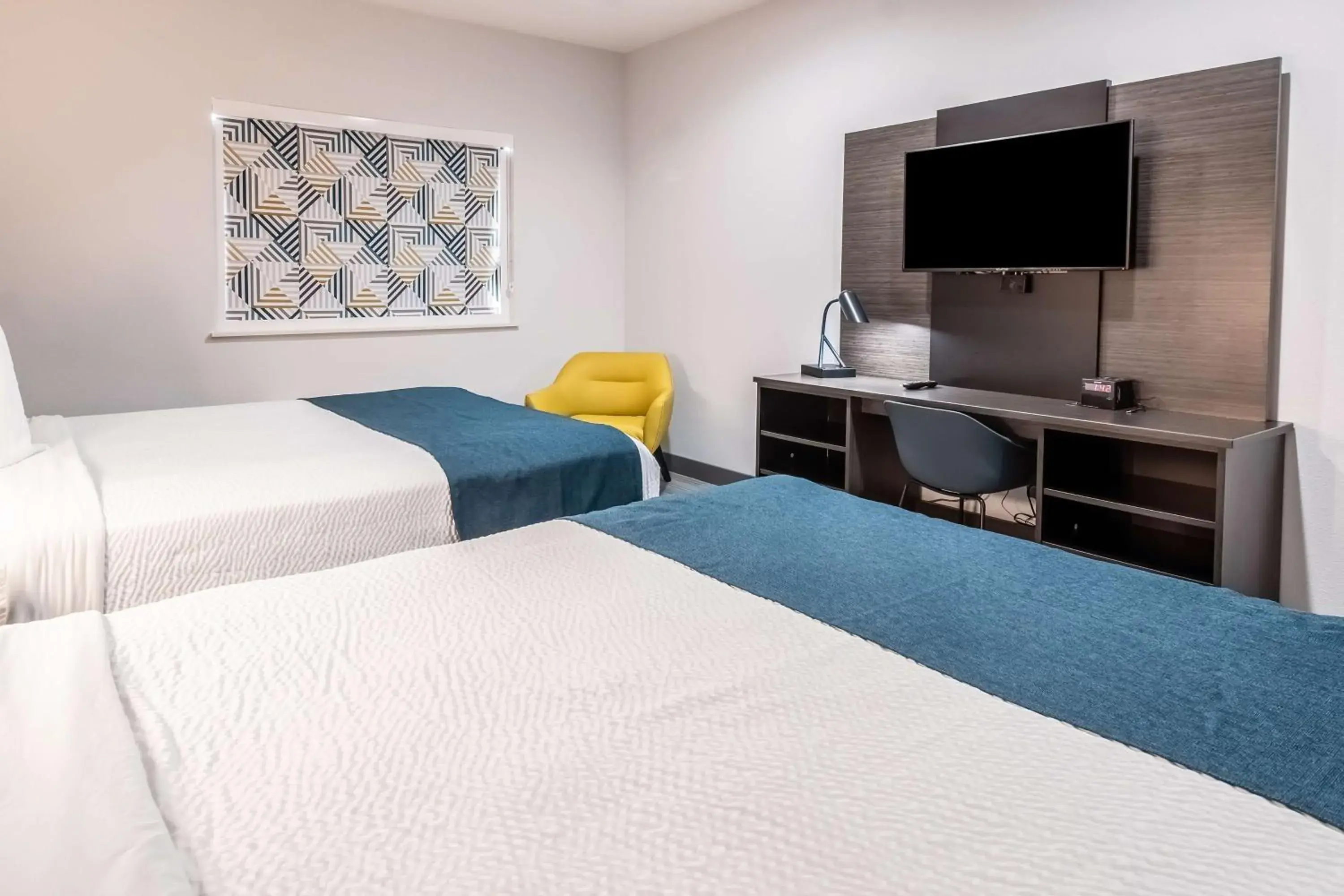 Photo of the whole room, Bed in Studio 6-Mesquite, TX - Dallas Photo of the whole room, Bed in Studio 6-Mesquite, TX - Dallas