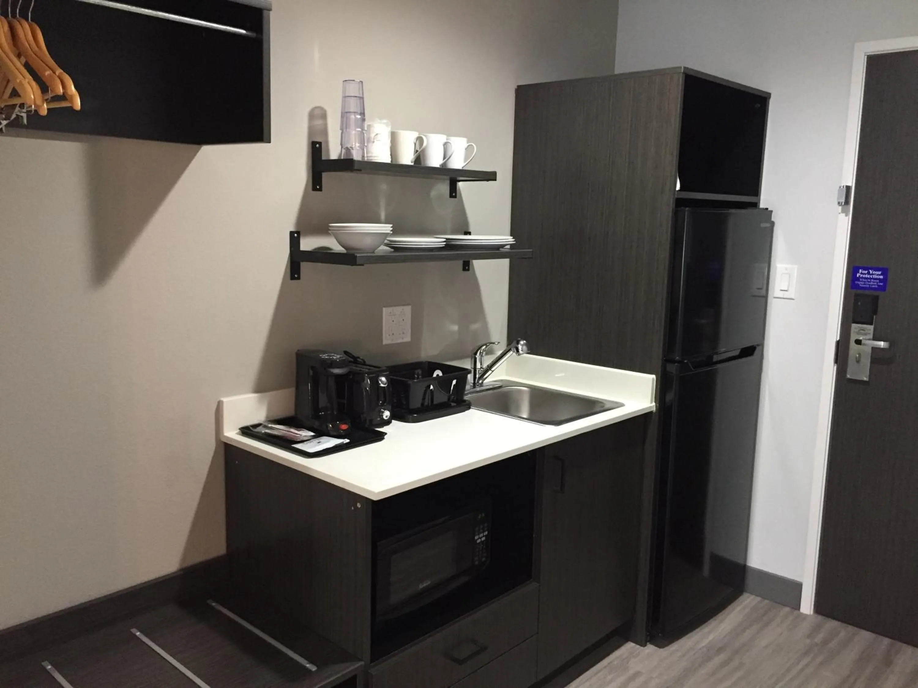 Kitchen or kitchenette in Studio 6-Mesquite, TX - Dallas