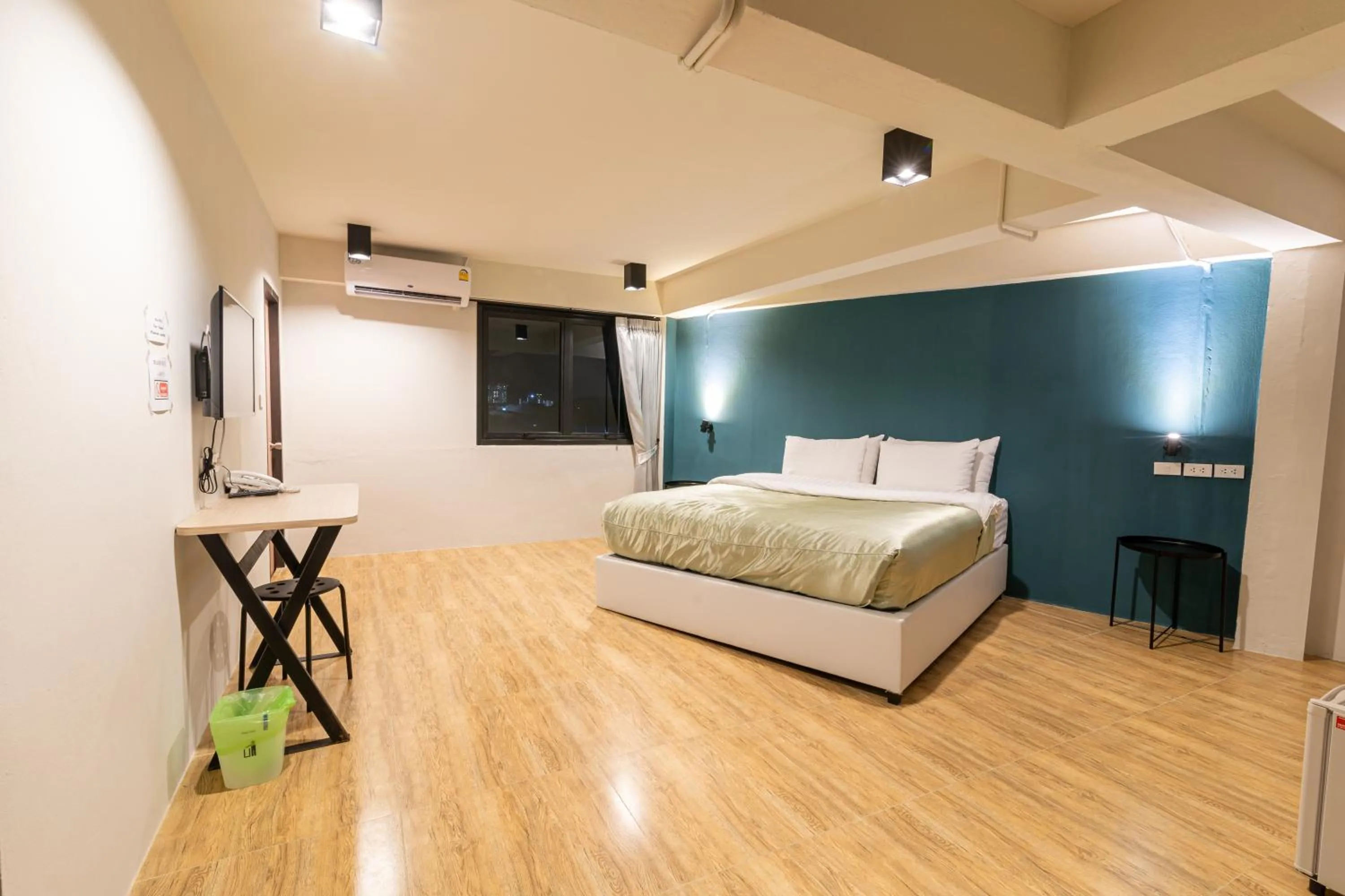 Living room, Bed in Nap Hotel