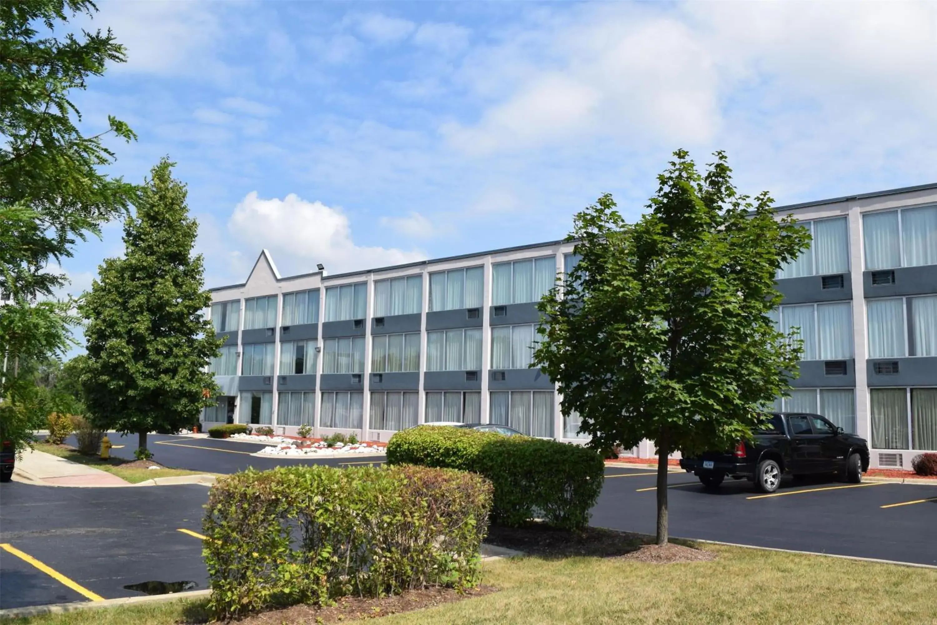 Property building in Baymont by Wyndham - Chicago - Addison - O'Hare Property building in Baymont by Wyndham - Chicago - Addison - O'Hare