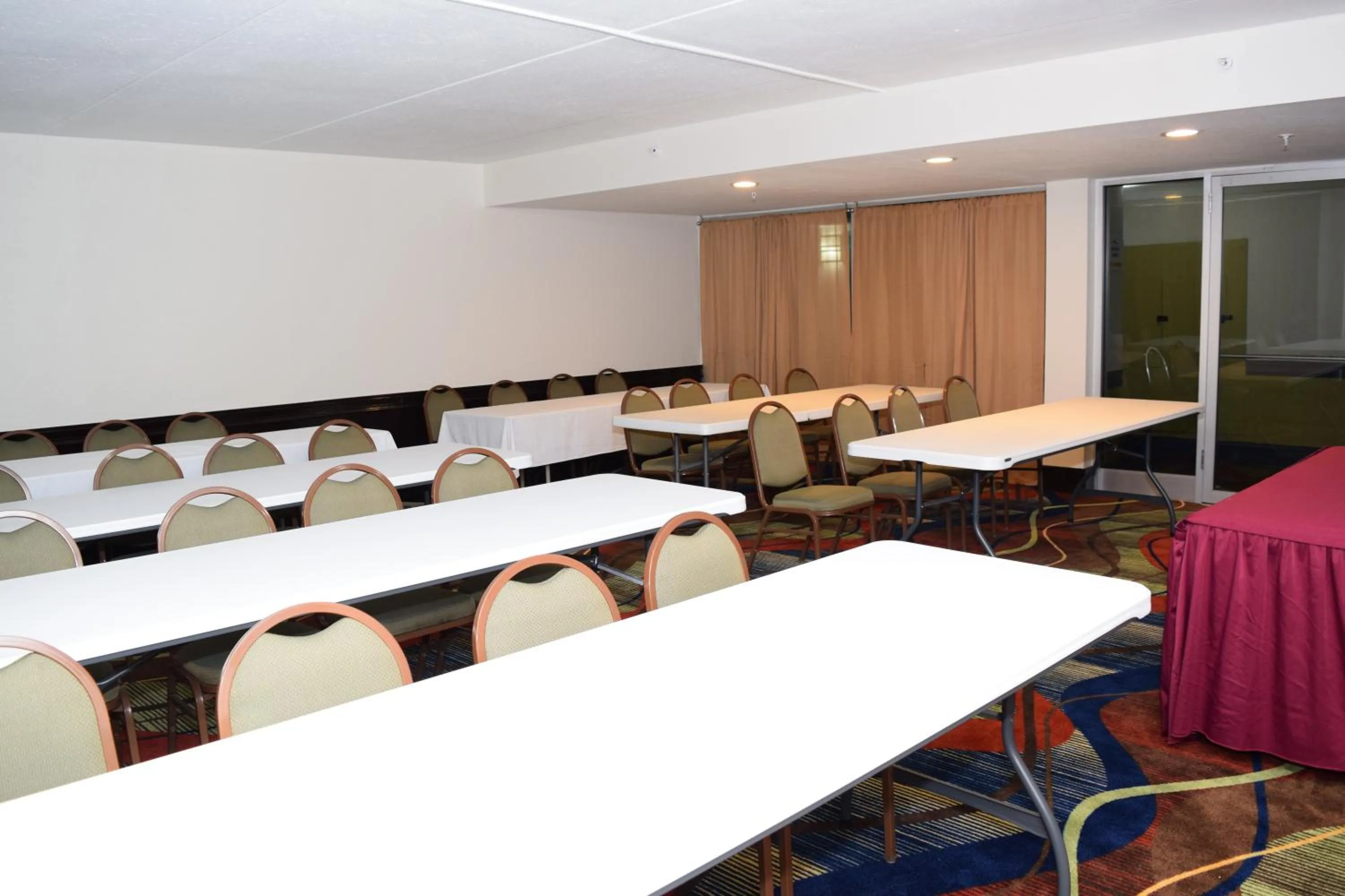 Meeting/conference room in Baymont by Wyndham - Chicago - Addison - O'Hare