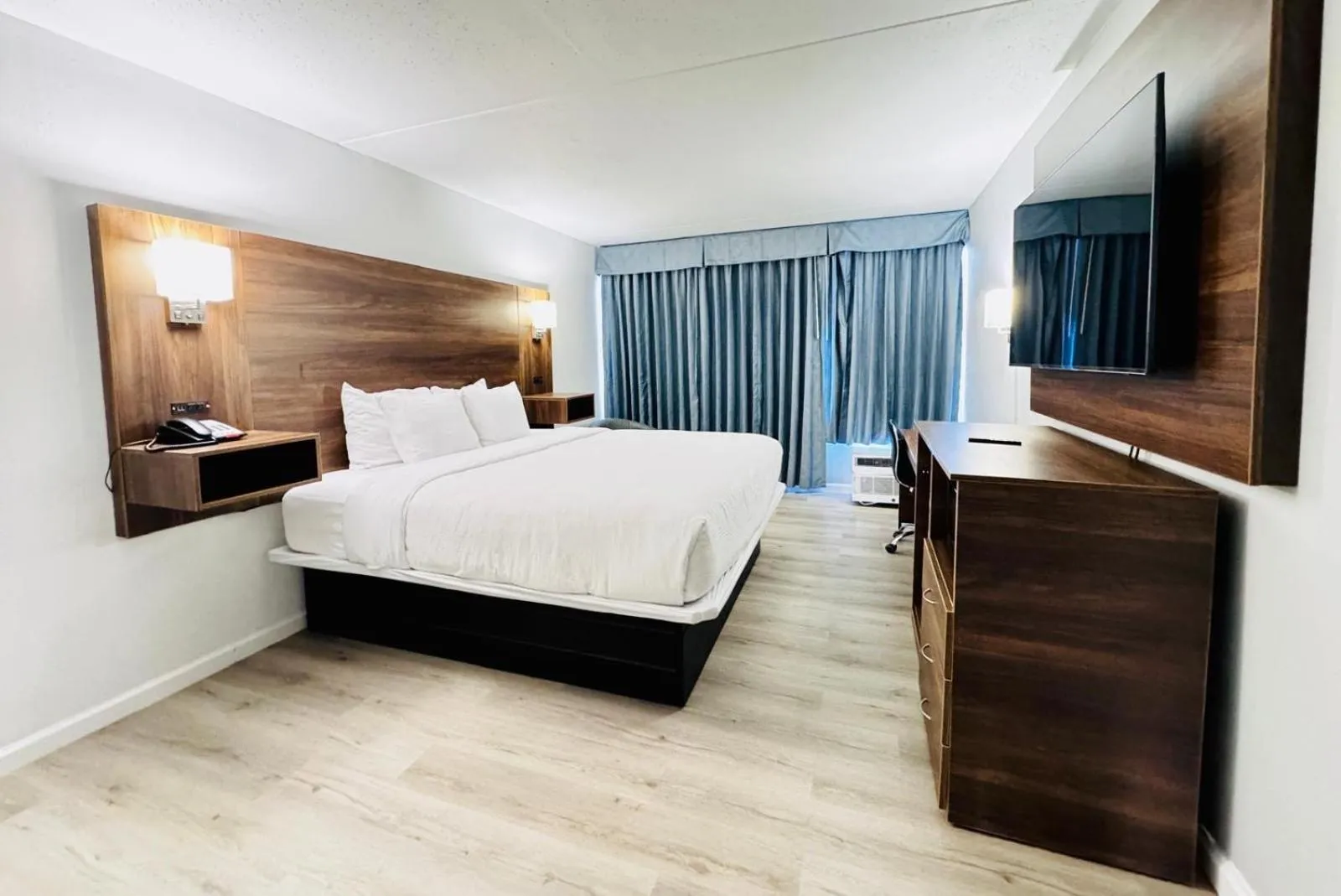 Bed in Baymont by Wyndham - Chicago - Addison - O'Hare