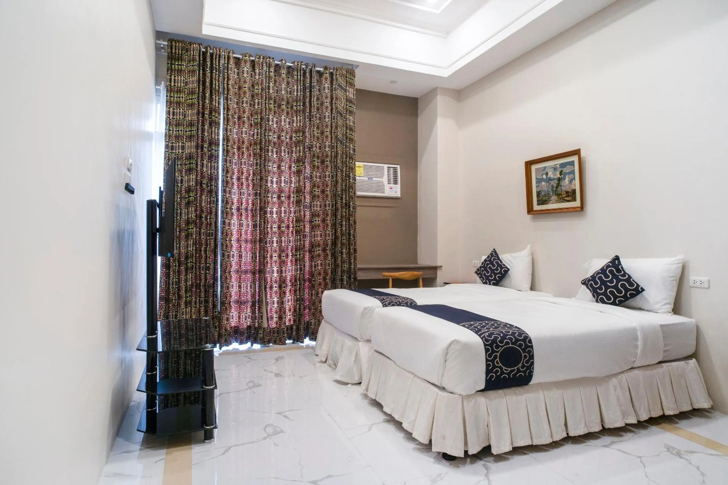 Bedroom, Bed in Capital O 460 World Palace Hotel