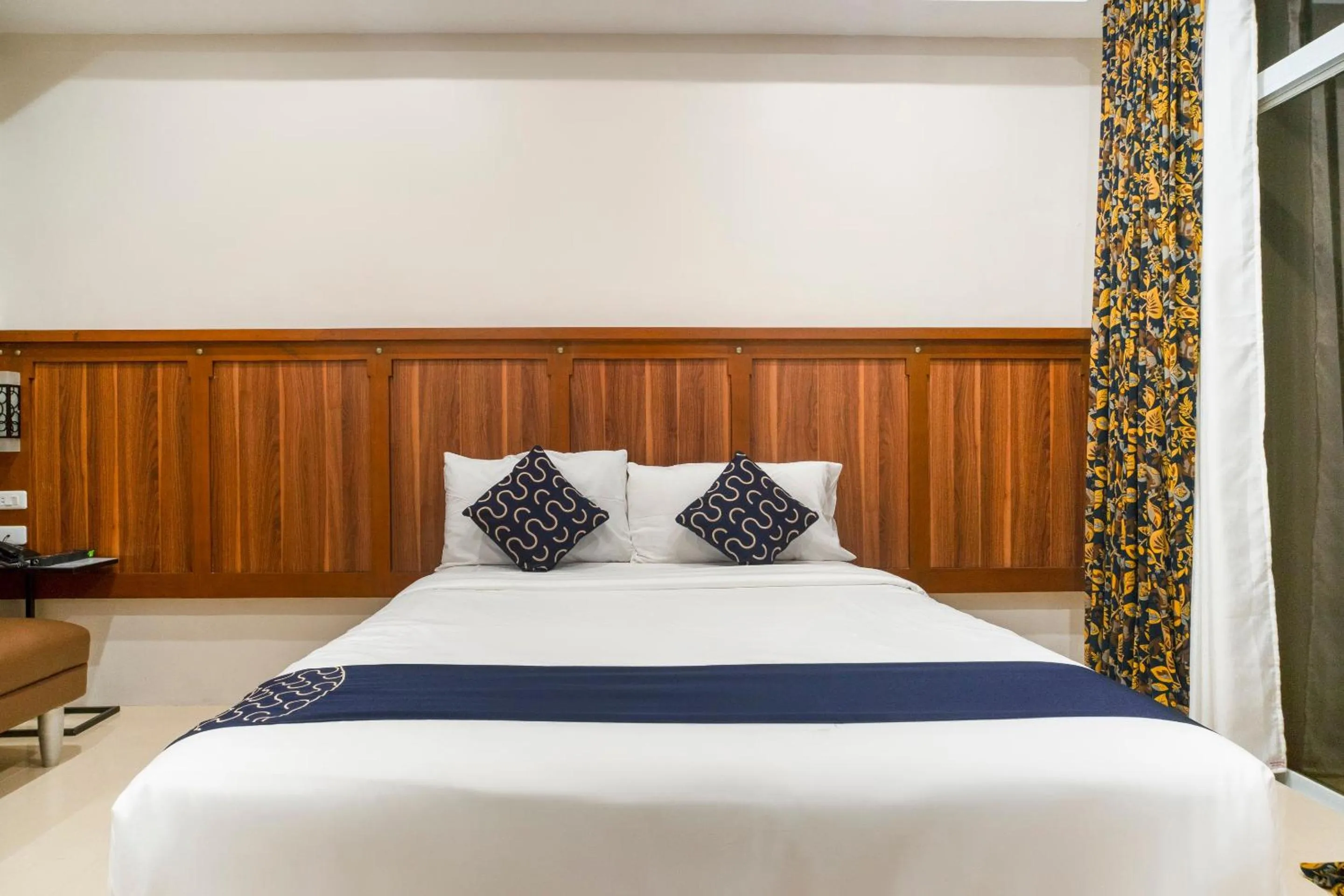 Bedroom, Bed in Capital O 460 World Palace Hotel