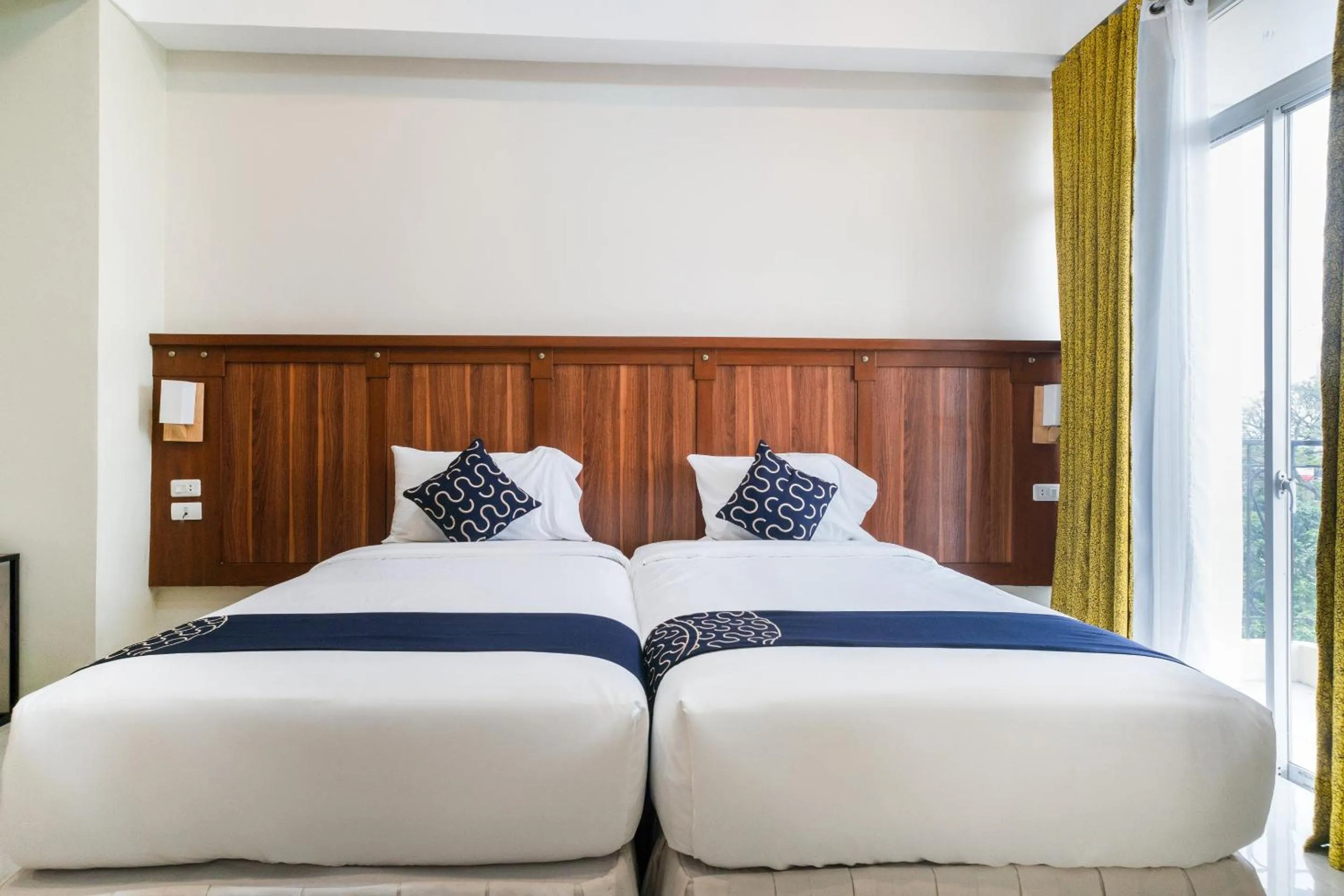 Bedroom, Bed in Capital O 460 World Palace Hotel