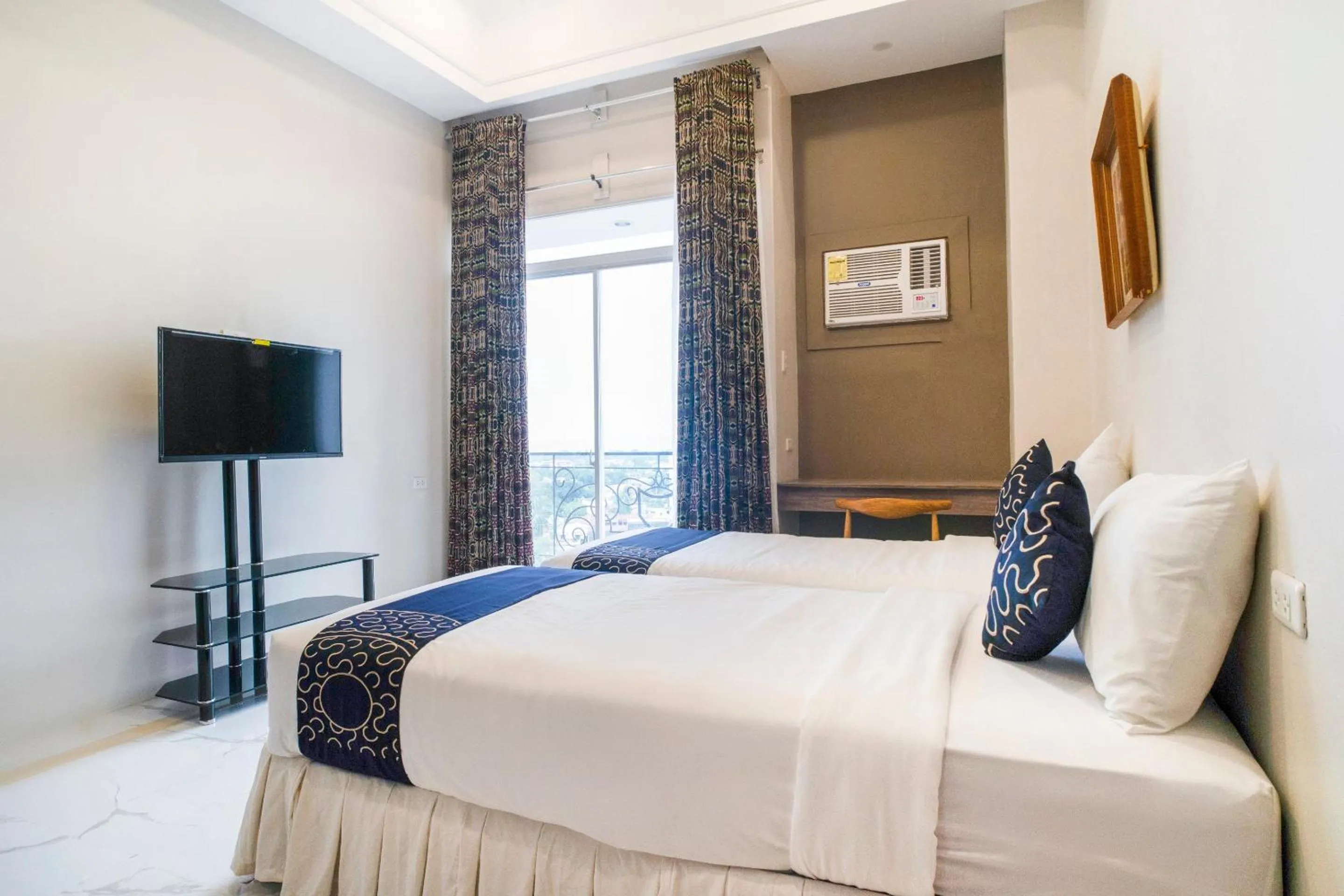 Bedroom, Bed in Capital O 460 World Palace Hotel