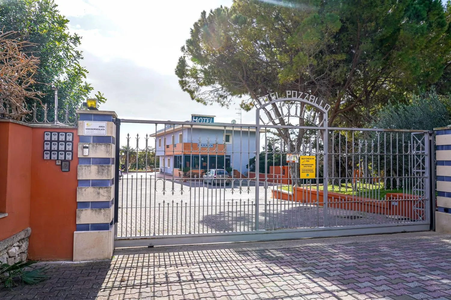 Property building in Motel - Hotel Nautico Pozzallo