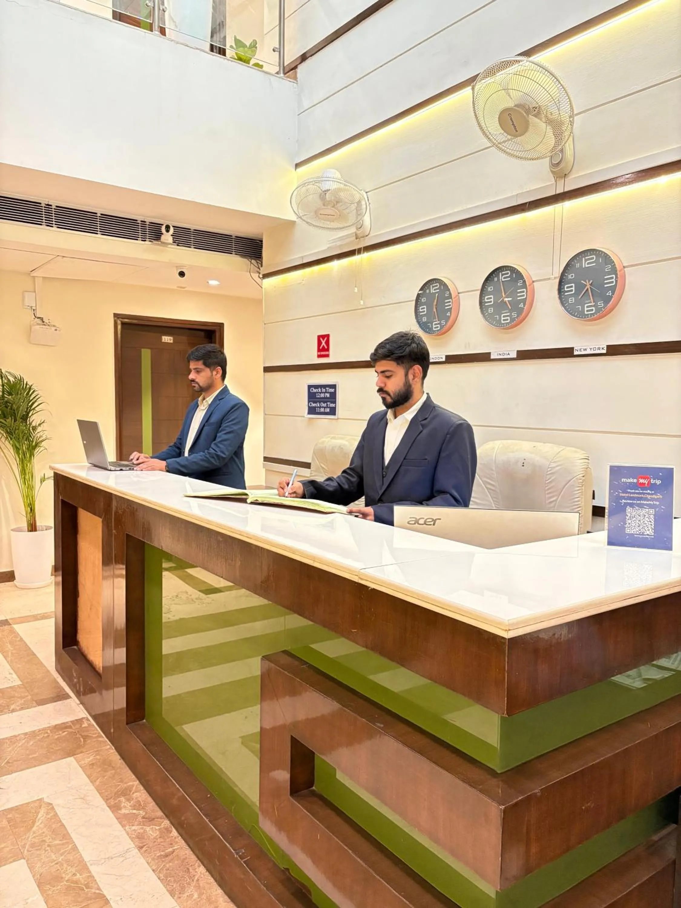 Lobby or reception in Hotel Landmark - Centre of City Chandigarh