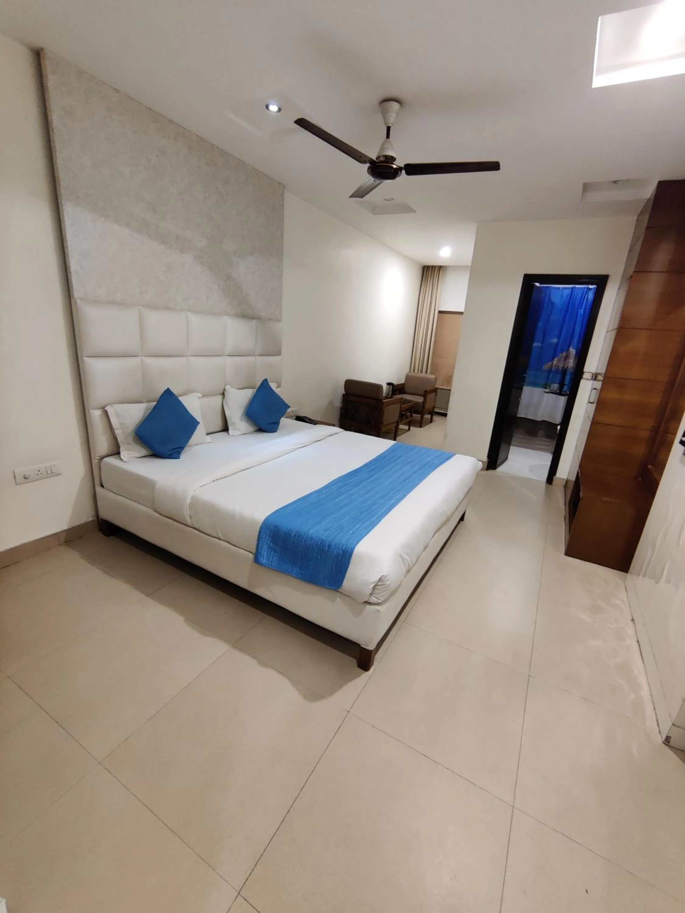 Bed in Hotel Landmark - Centre of City Chandigarh