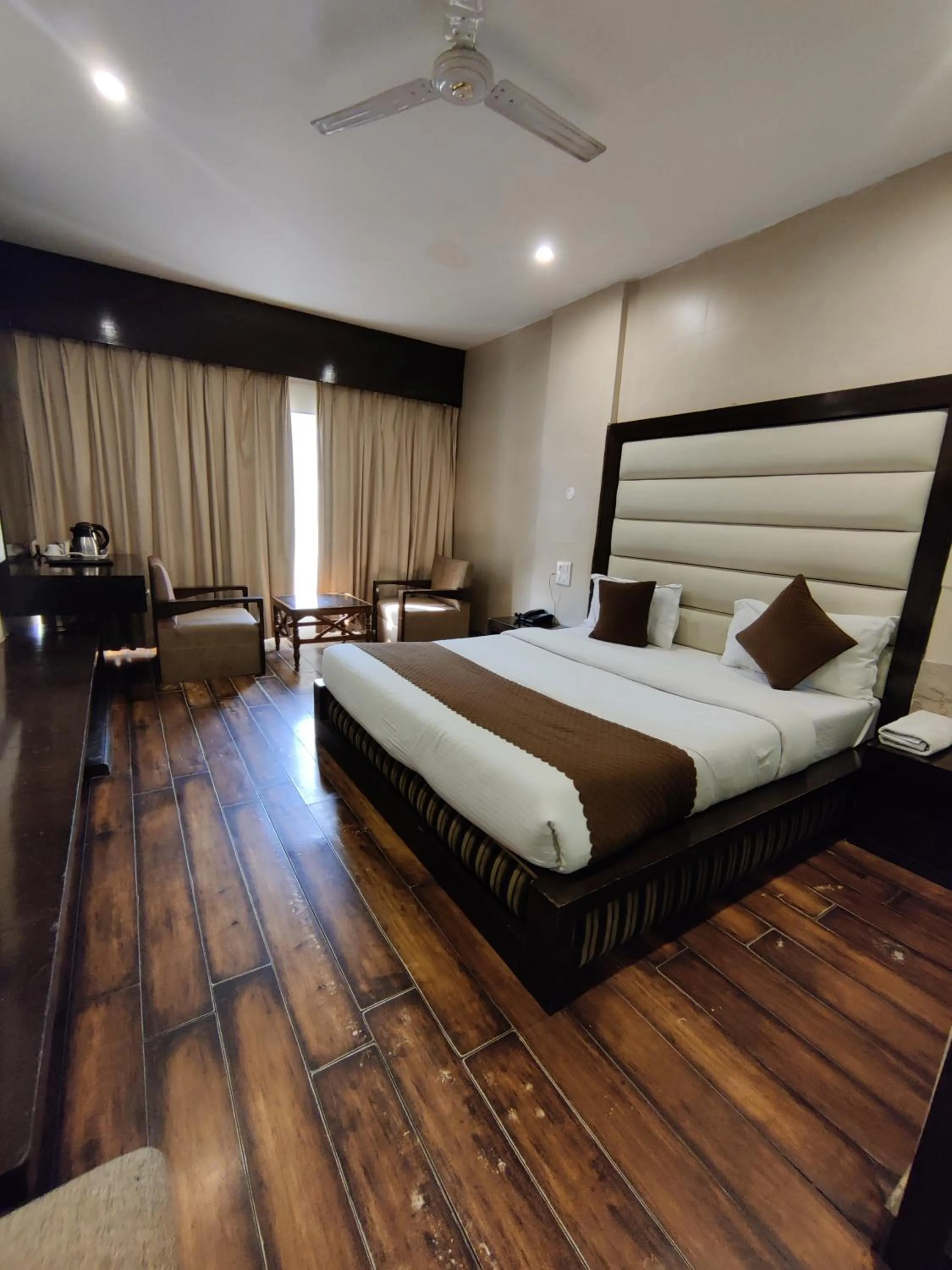 Bed in Hotel Landmark - Centre of City Chandigarh