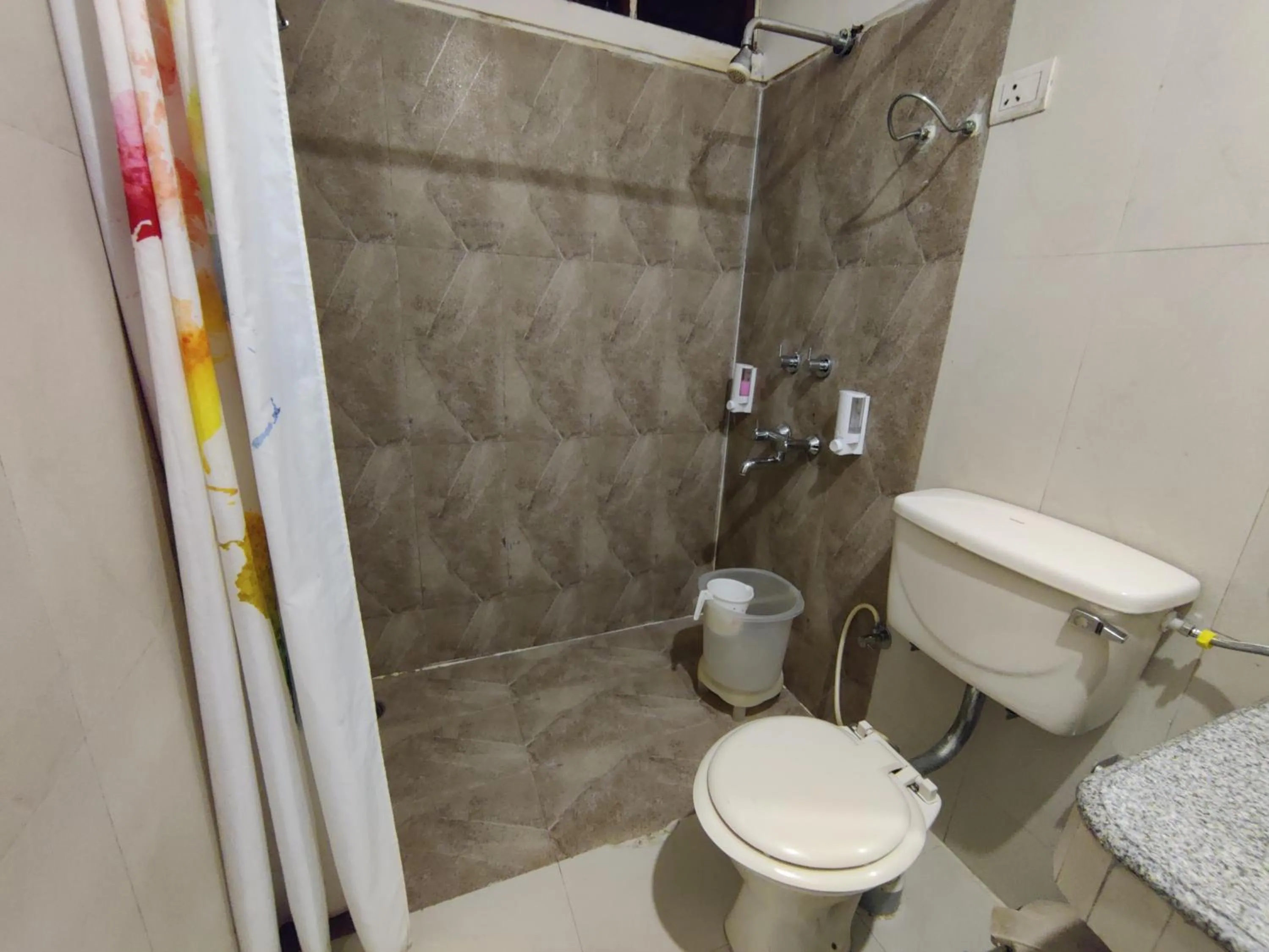 Shower in Hotel Landmark - Centre of City Chandigarh