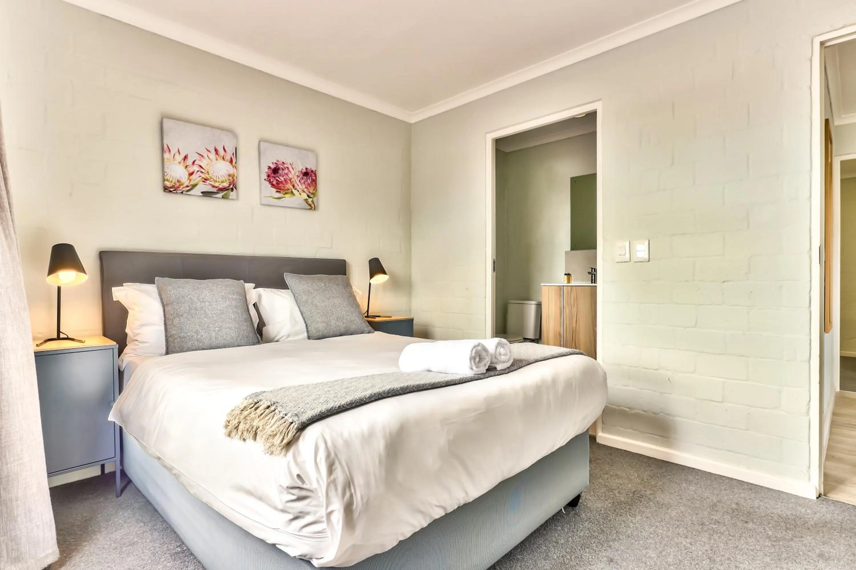 Bed in WINK Aparthotel Eaton Square