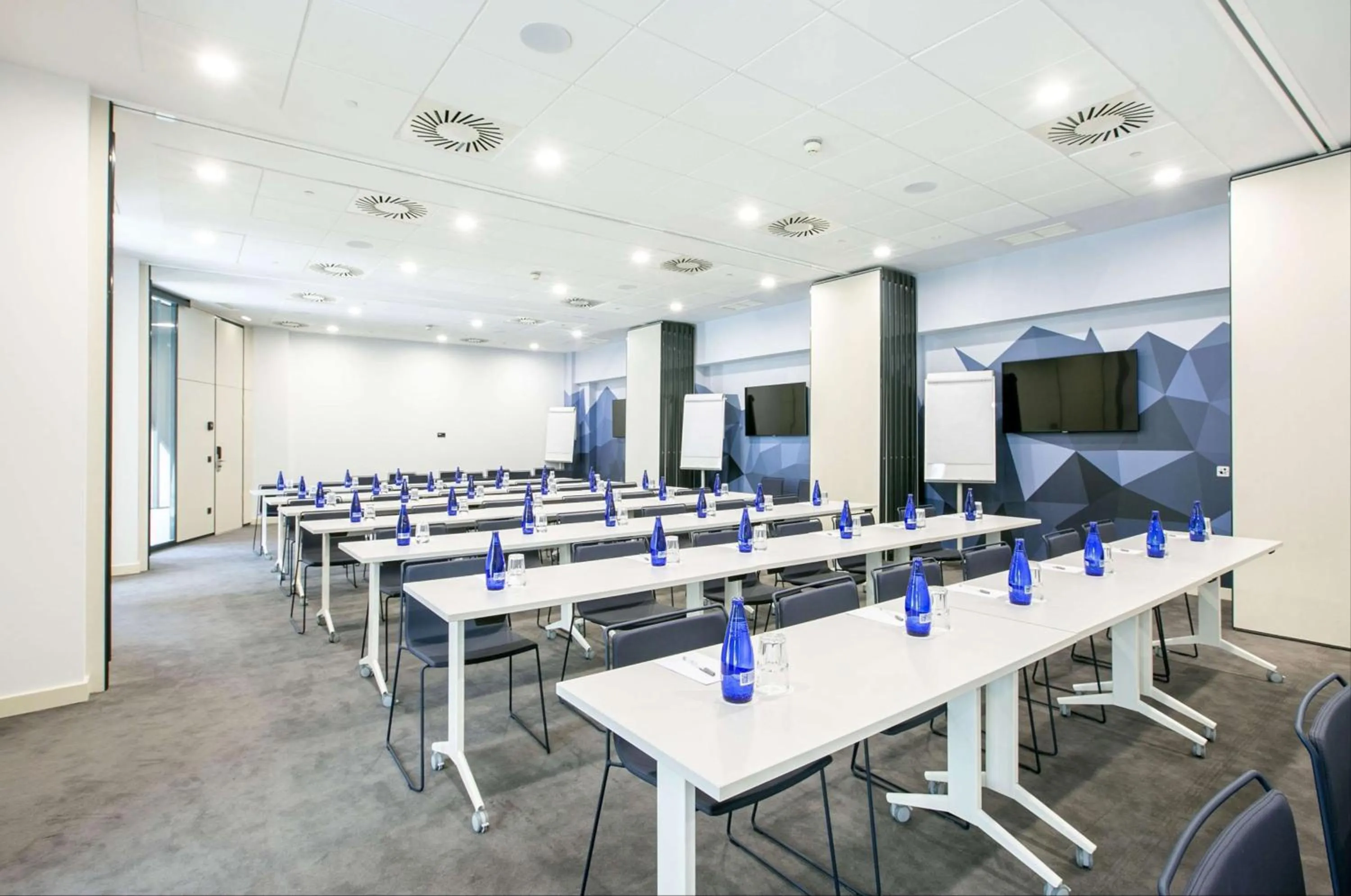 Meeting/conference room in Hampton By Hilton Alcobendas Madrid