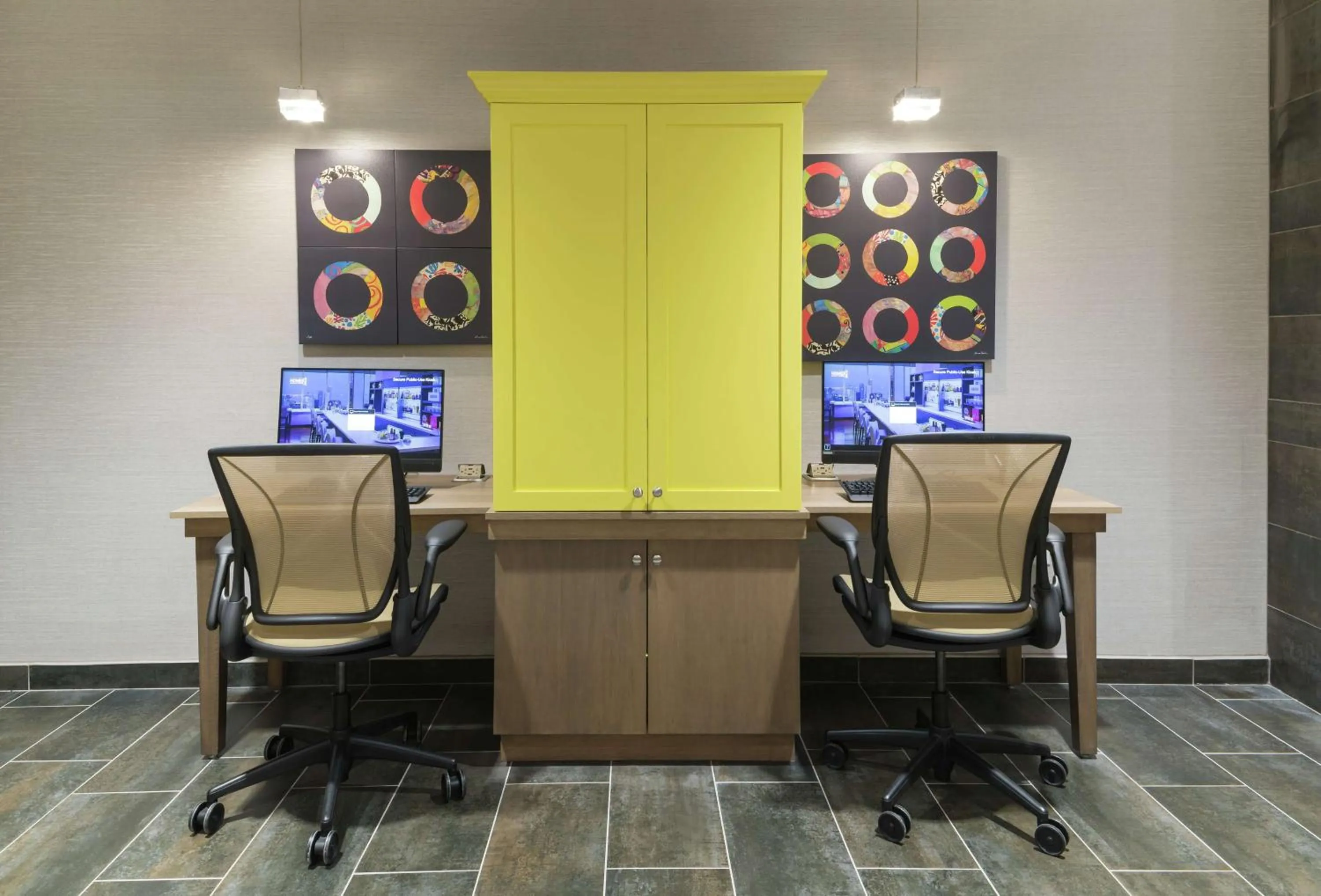 Business facilities in Home2 Suites By Hilton Jacksonville Airport