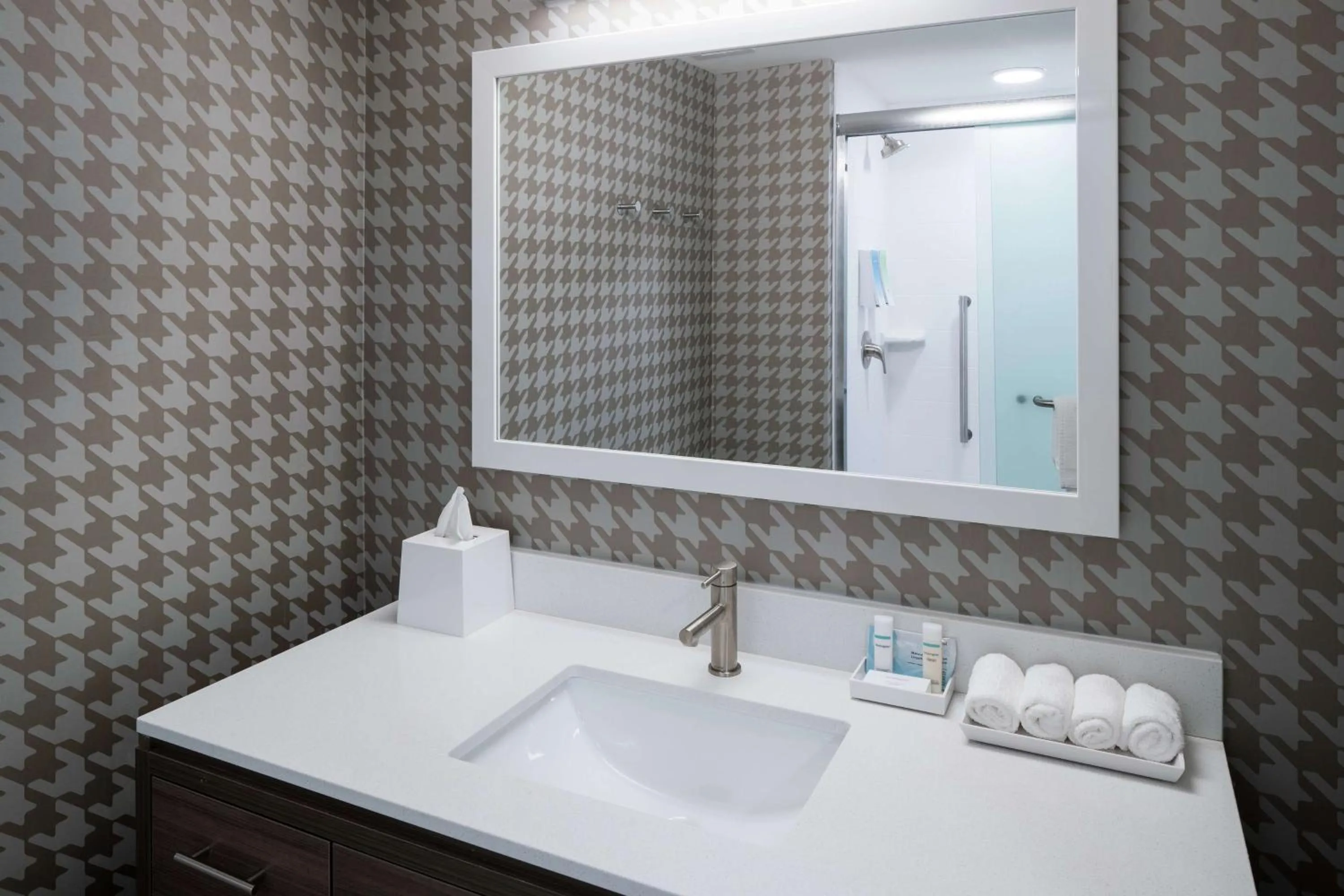 Bathroom in Home2 Suites By Hilton Jacksonville Airport