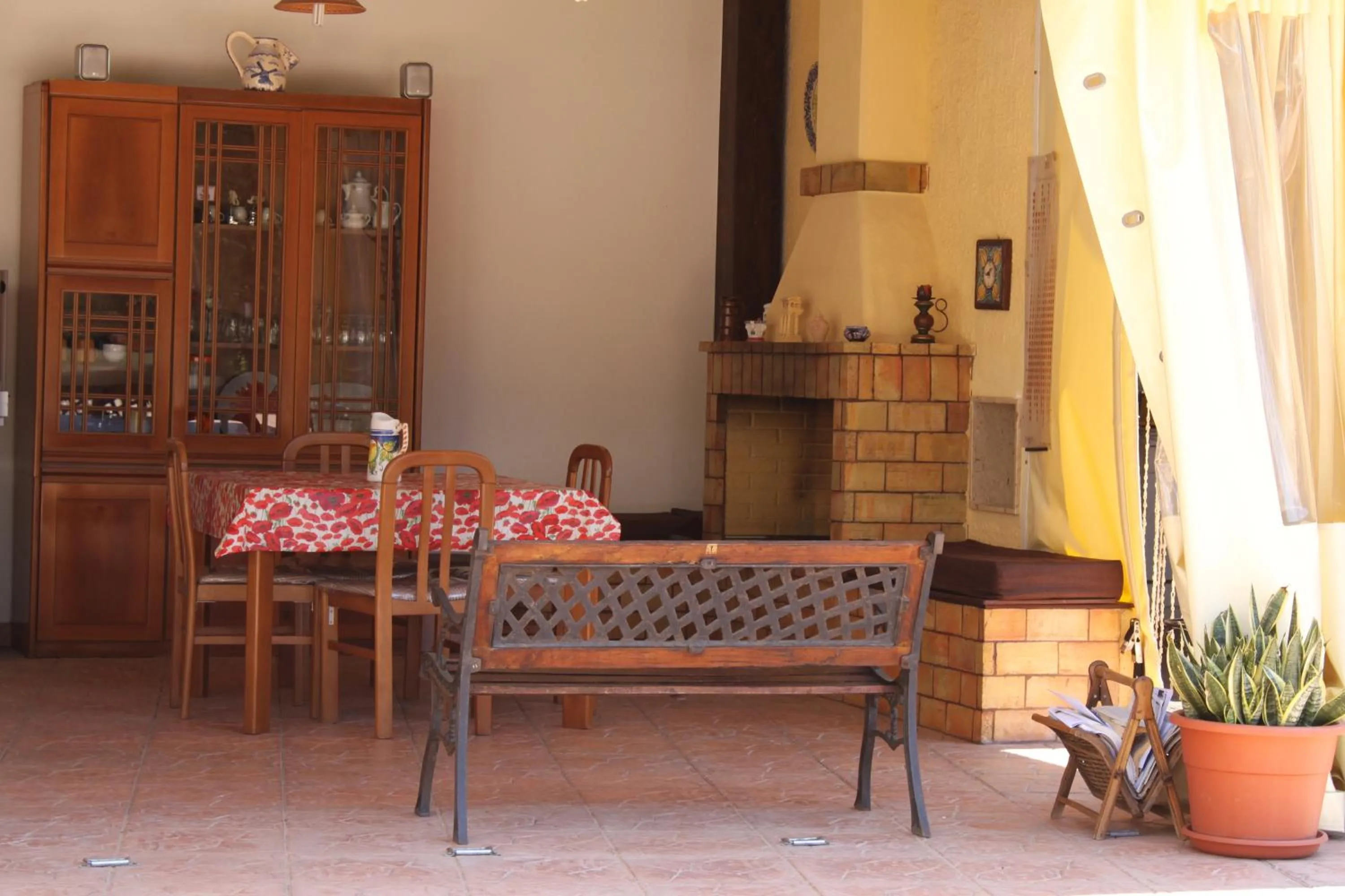 Restaurant/places to eat in Villa Mozia