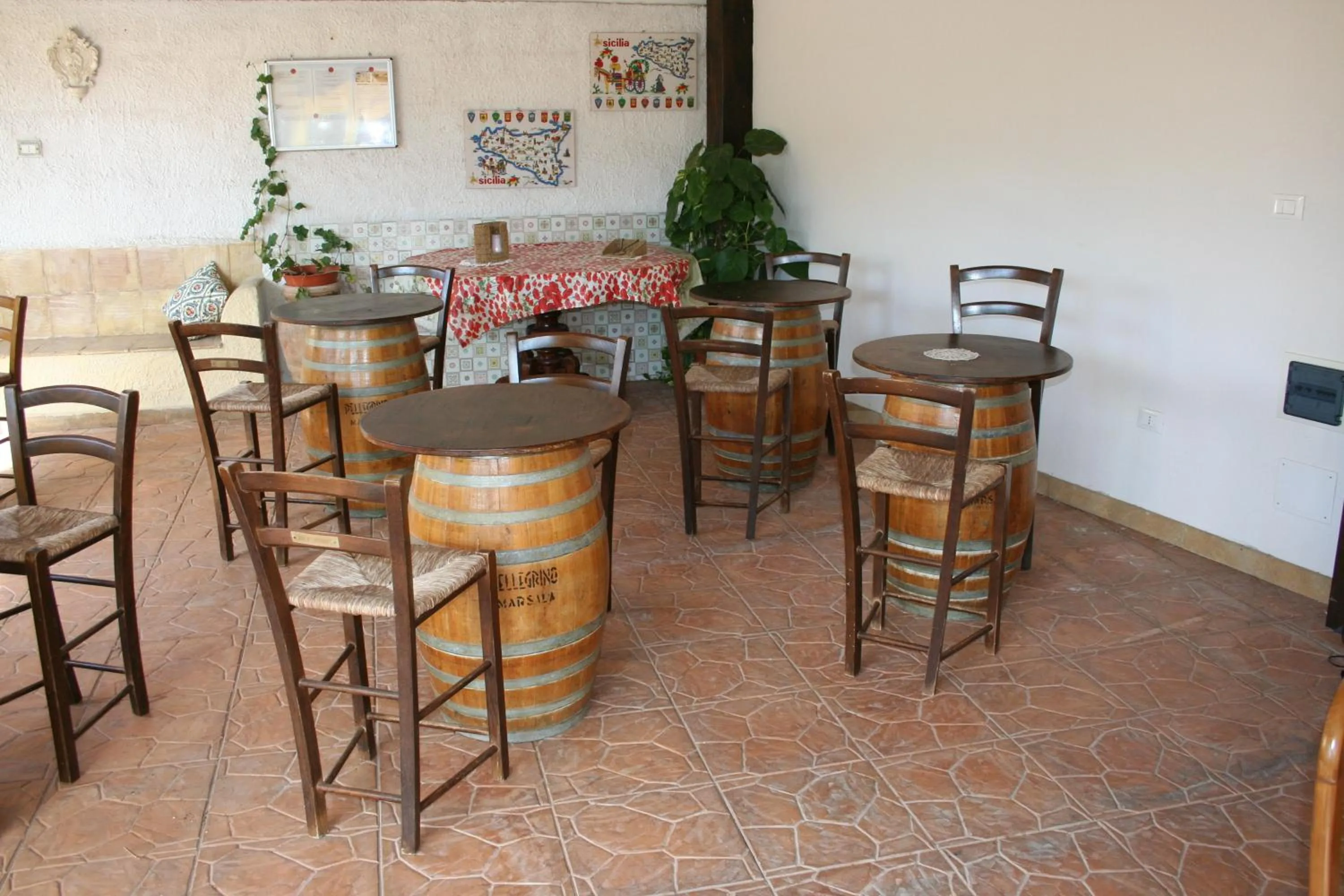 Restaurant/places to eat in Villa Mozia