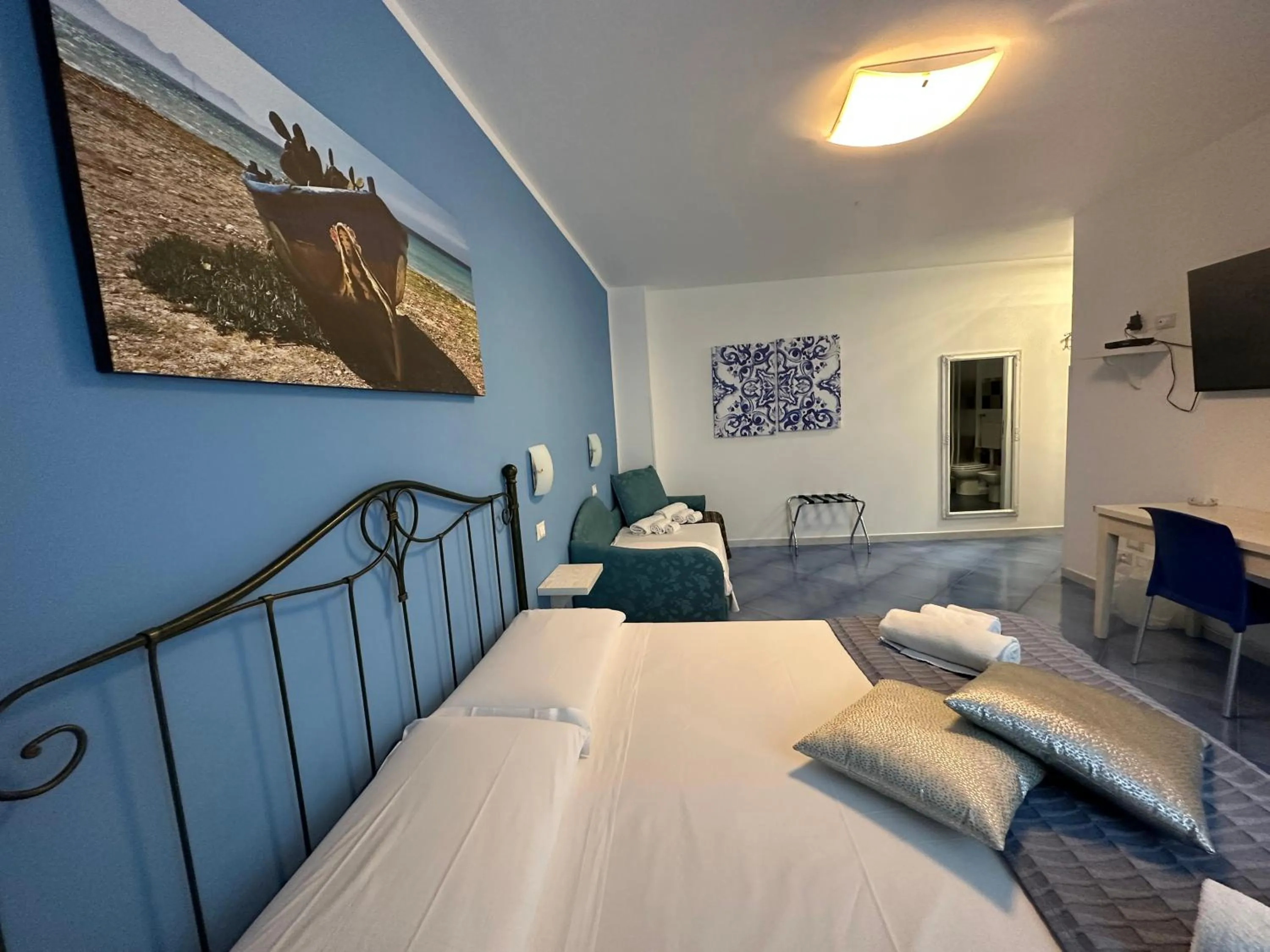 Photo of the whole room, Bed in Badia Rooms & Breakfast