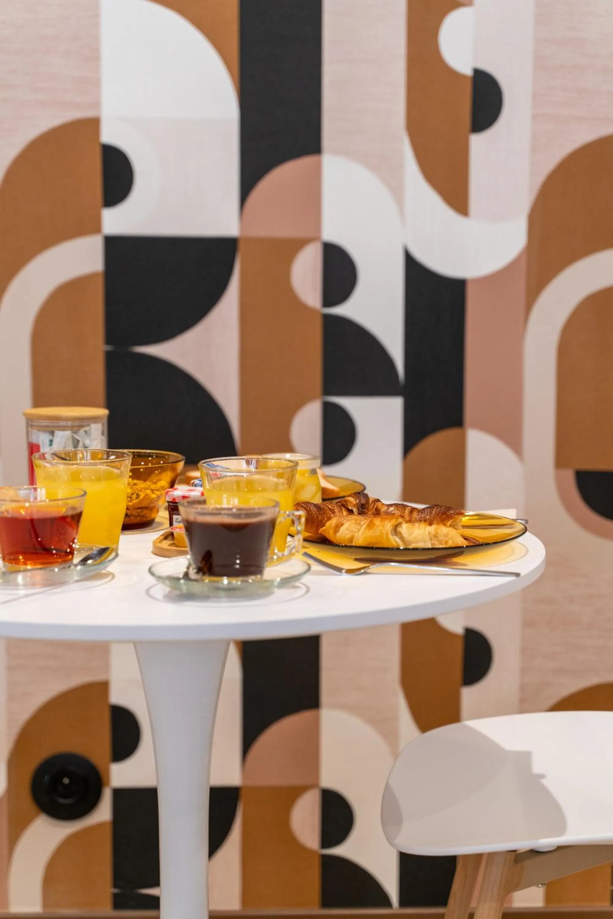 Continental breakfast in Hôtel Comté de Nice