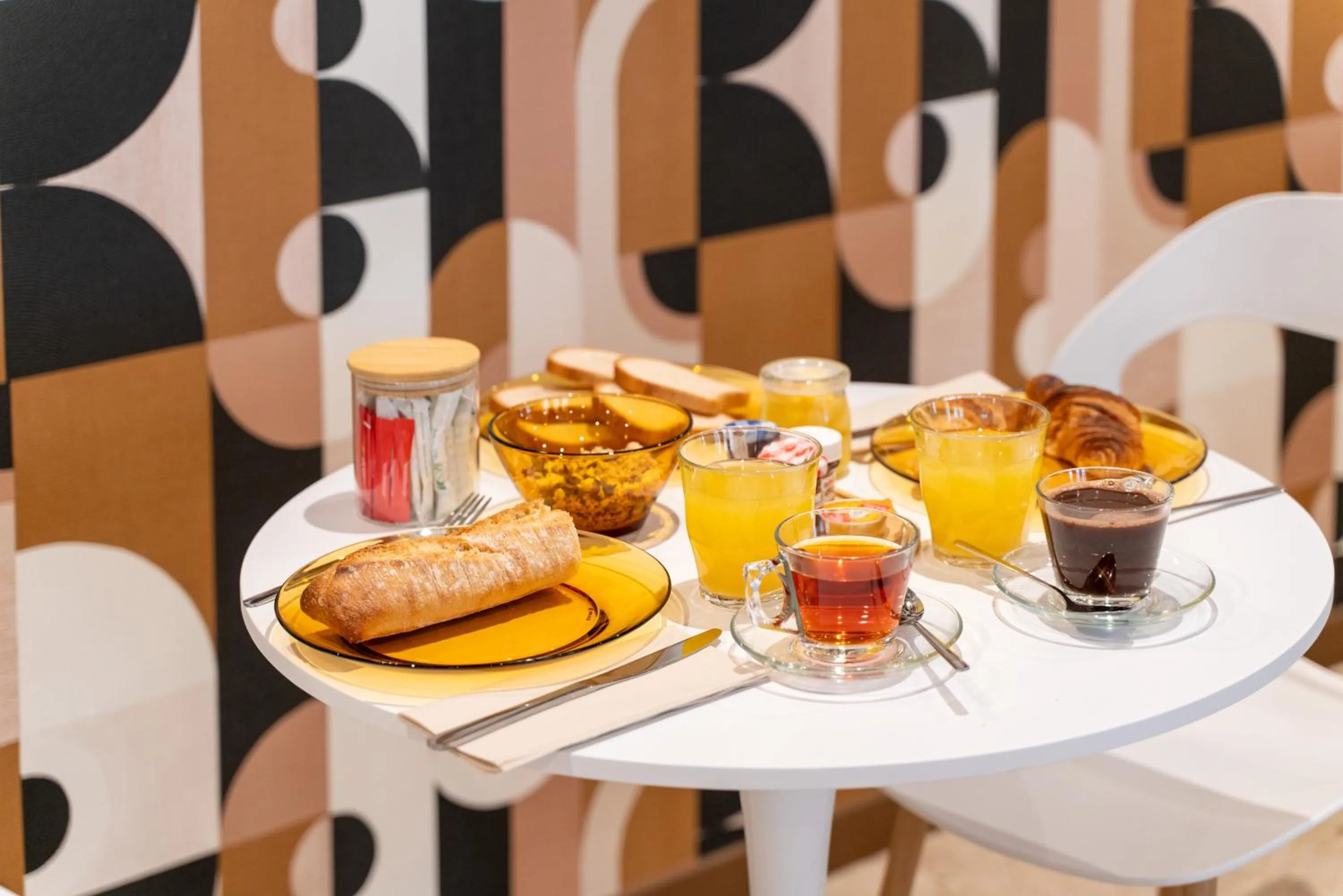 Breakfast in Hôtel Comté de Nice