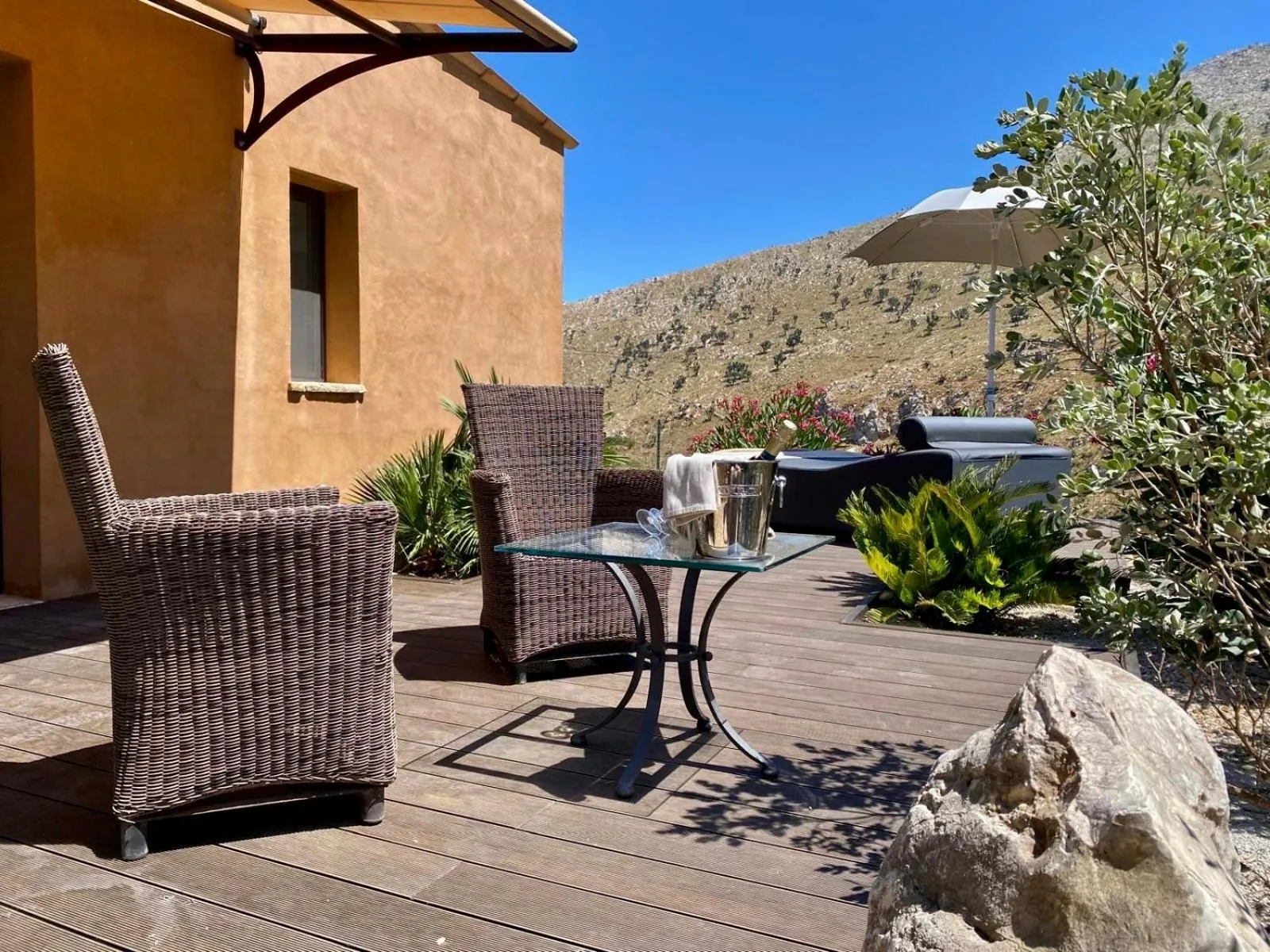 Garden in Baglio La Porta by Geocharme